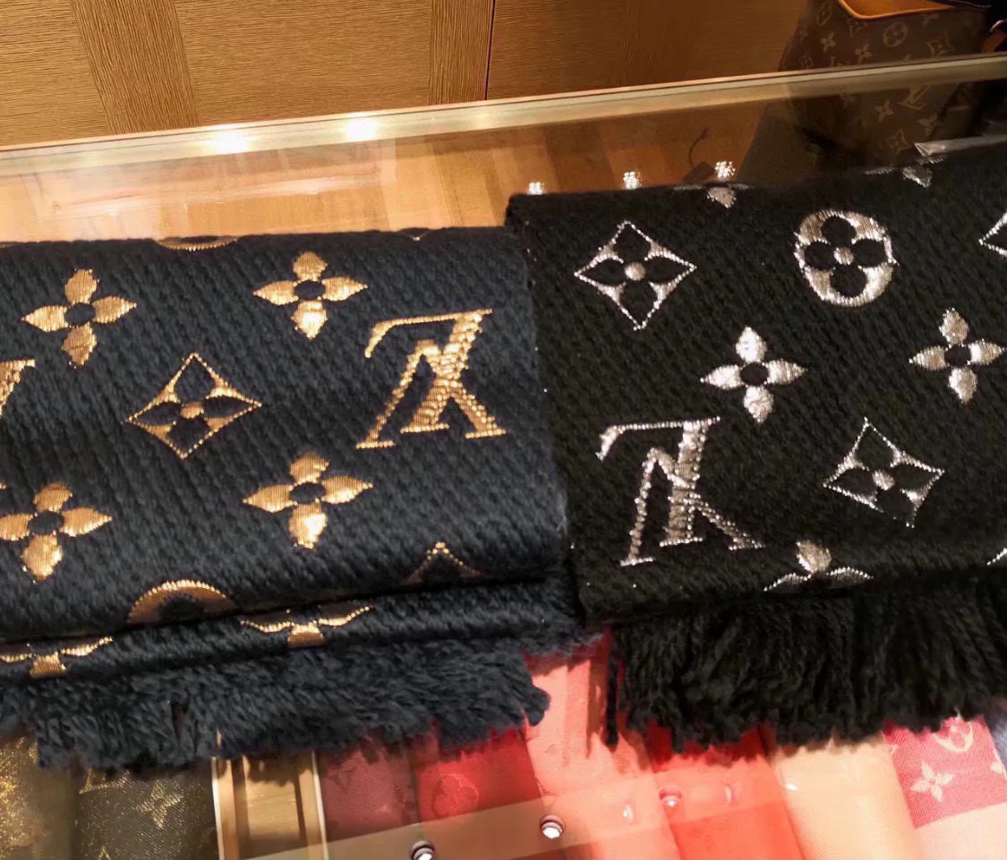 Scarves LOUIS VUITTON 18002695