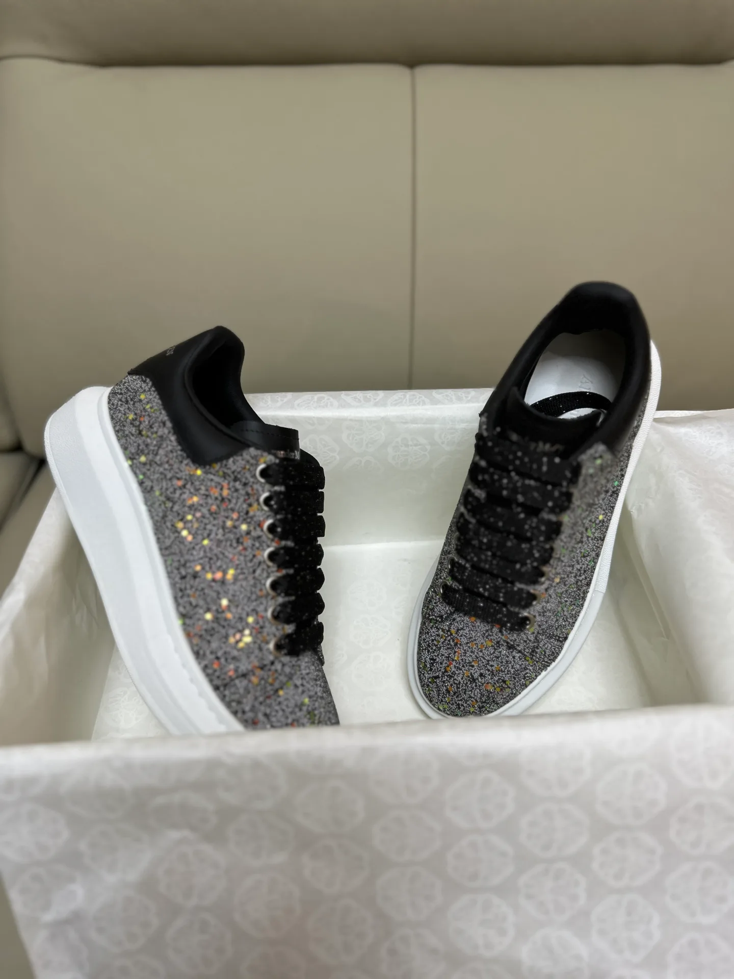 Кроссовки Женские Alexander Mcqueen 18616784