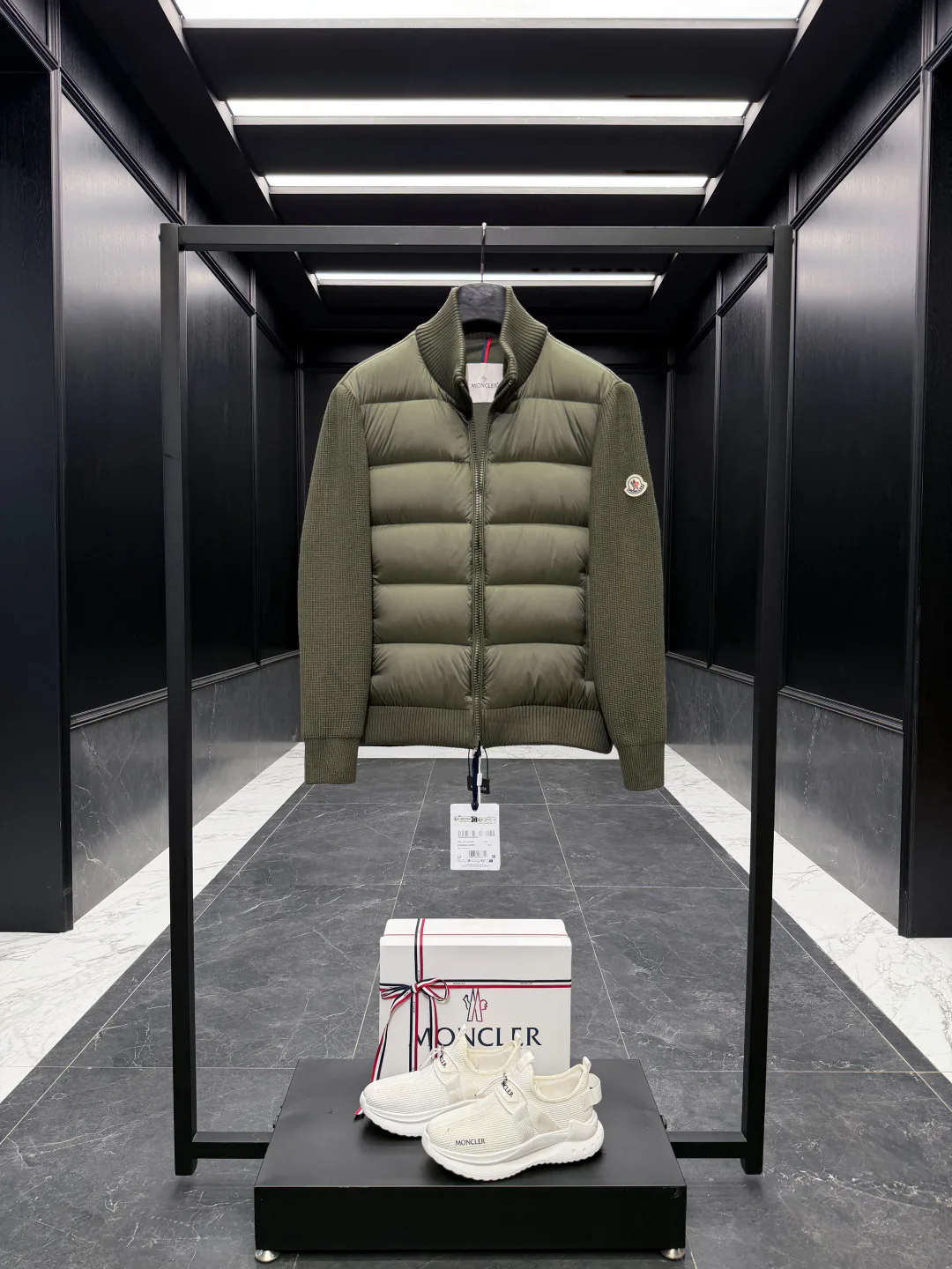 Men's Jackets And Down Jackets MONCLER 18416839