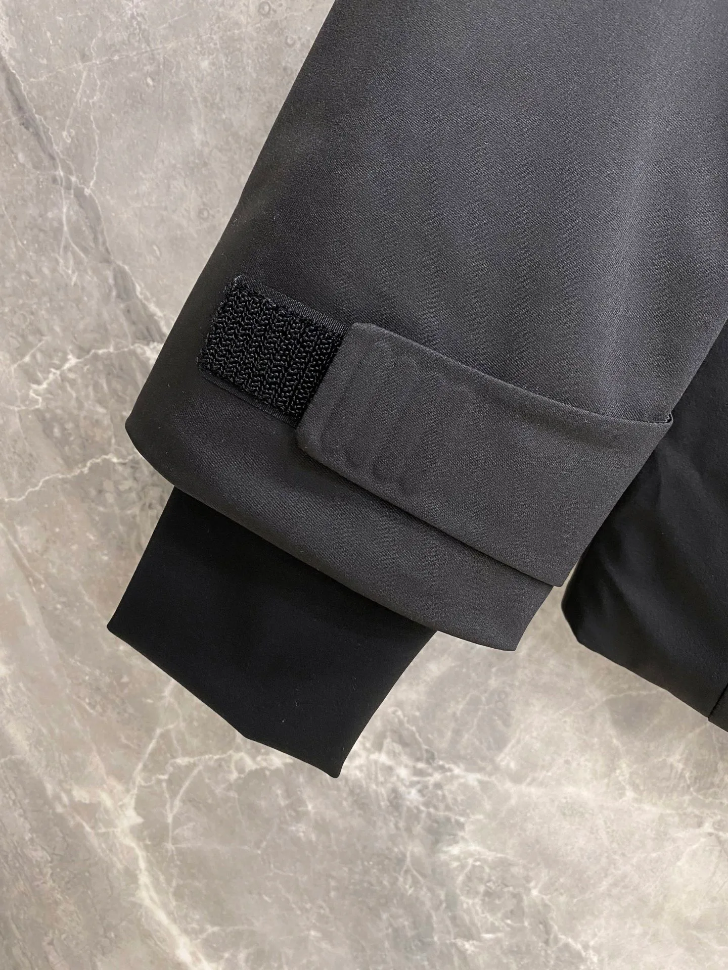 Men's Jackets And Down Jackets MONCLER 18348637