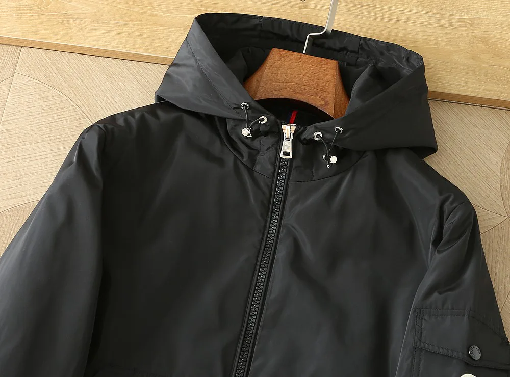 Men's Jackets And Down Jackets MONCLER 18157262