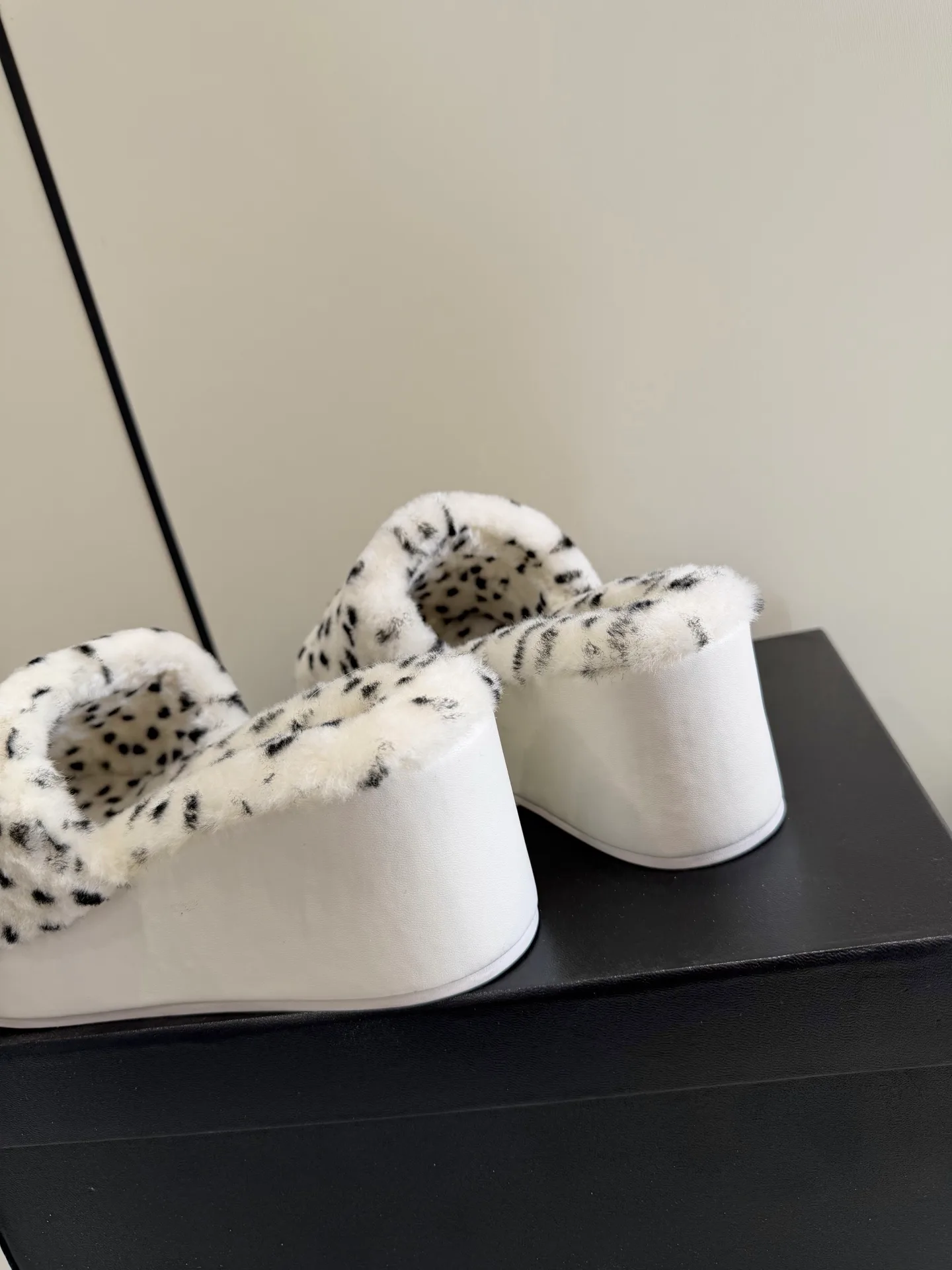 Women's Slippers CHANEL 18268444