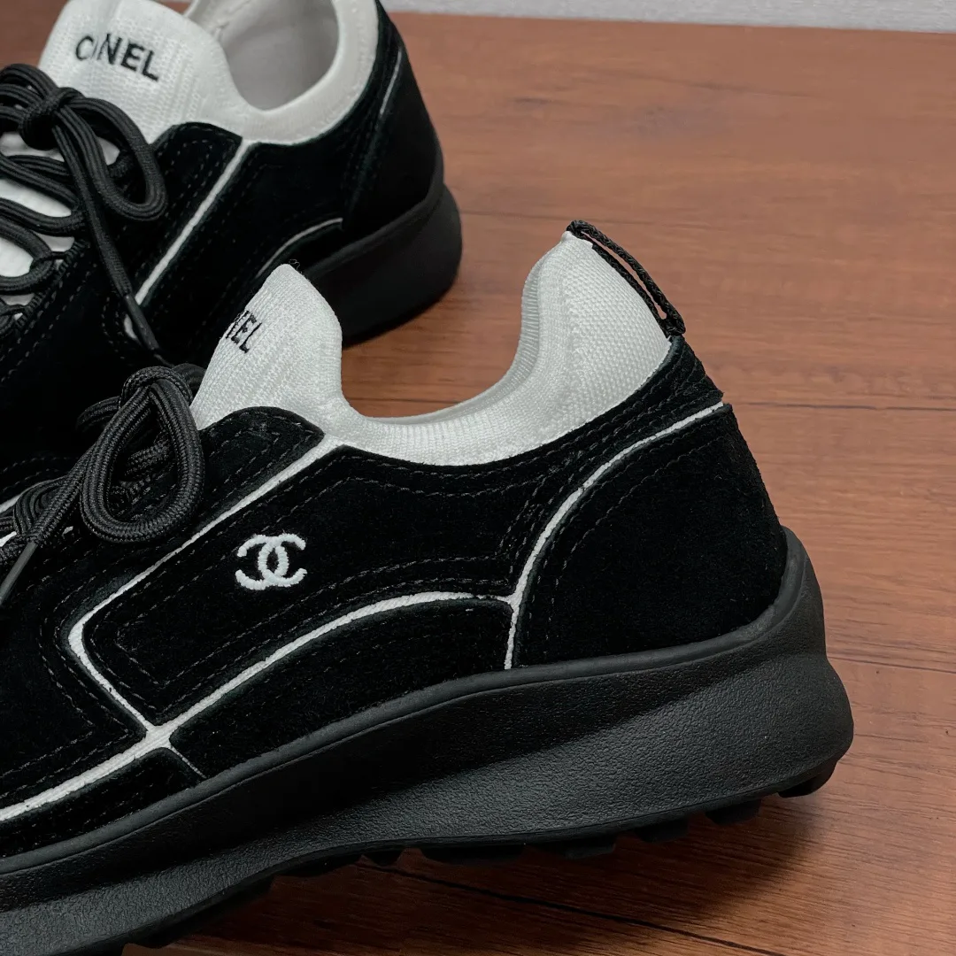Women's Sneakers CHANEL 17542466