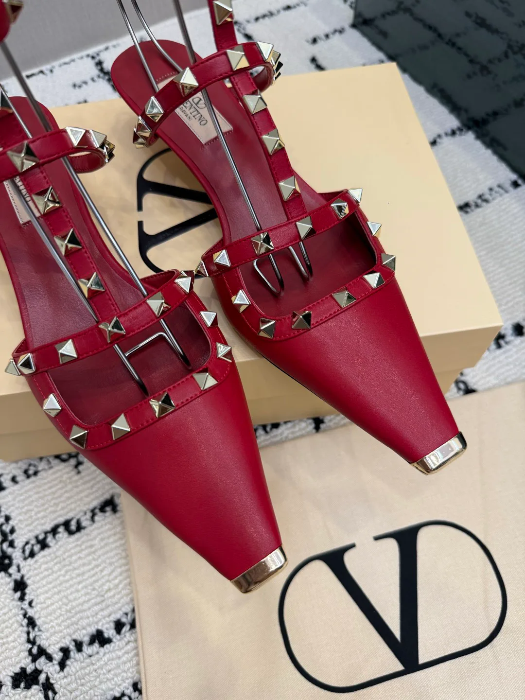 Women's Open-Toe Sandals VALENTINO 17594511