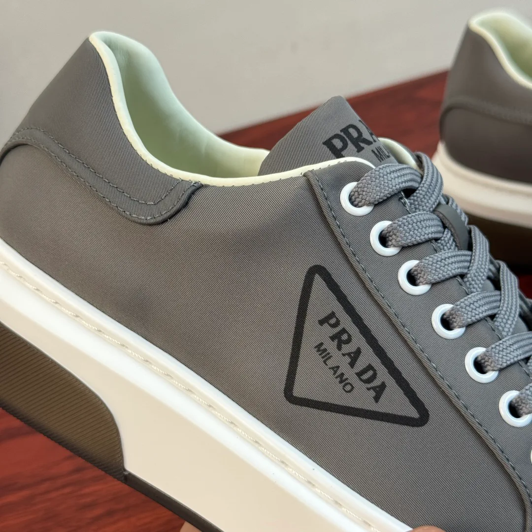 Men's Sneakers PRADA 16935017
