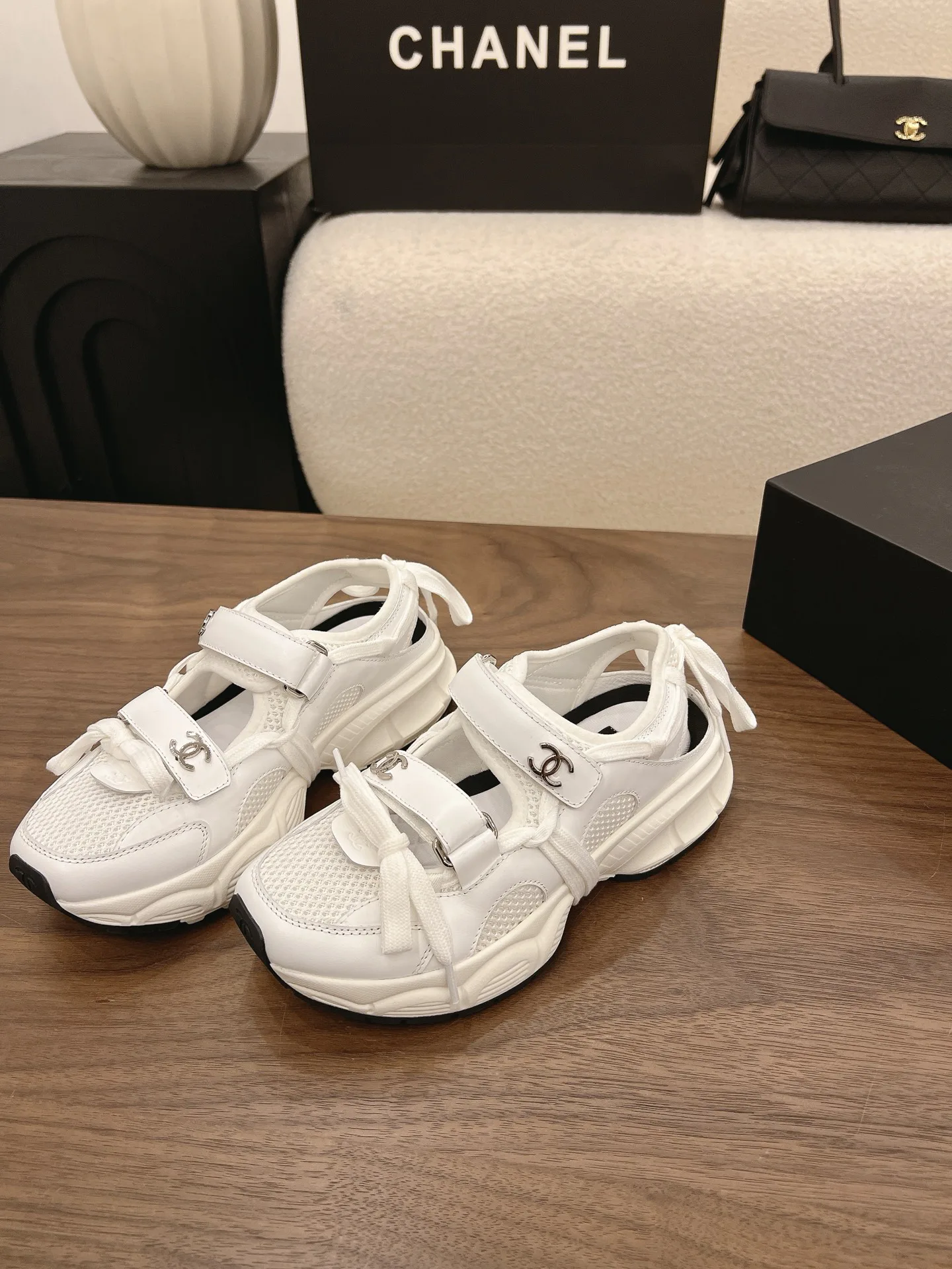 Women's Sneakers CHANEL 17077245