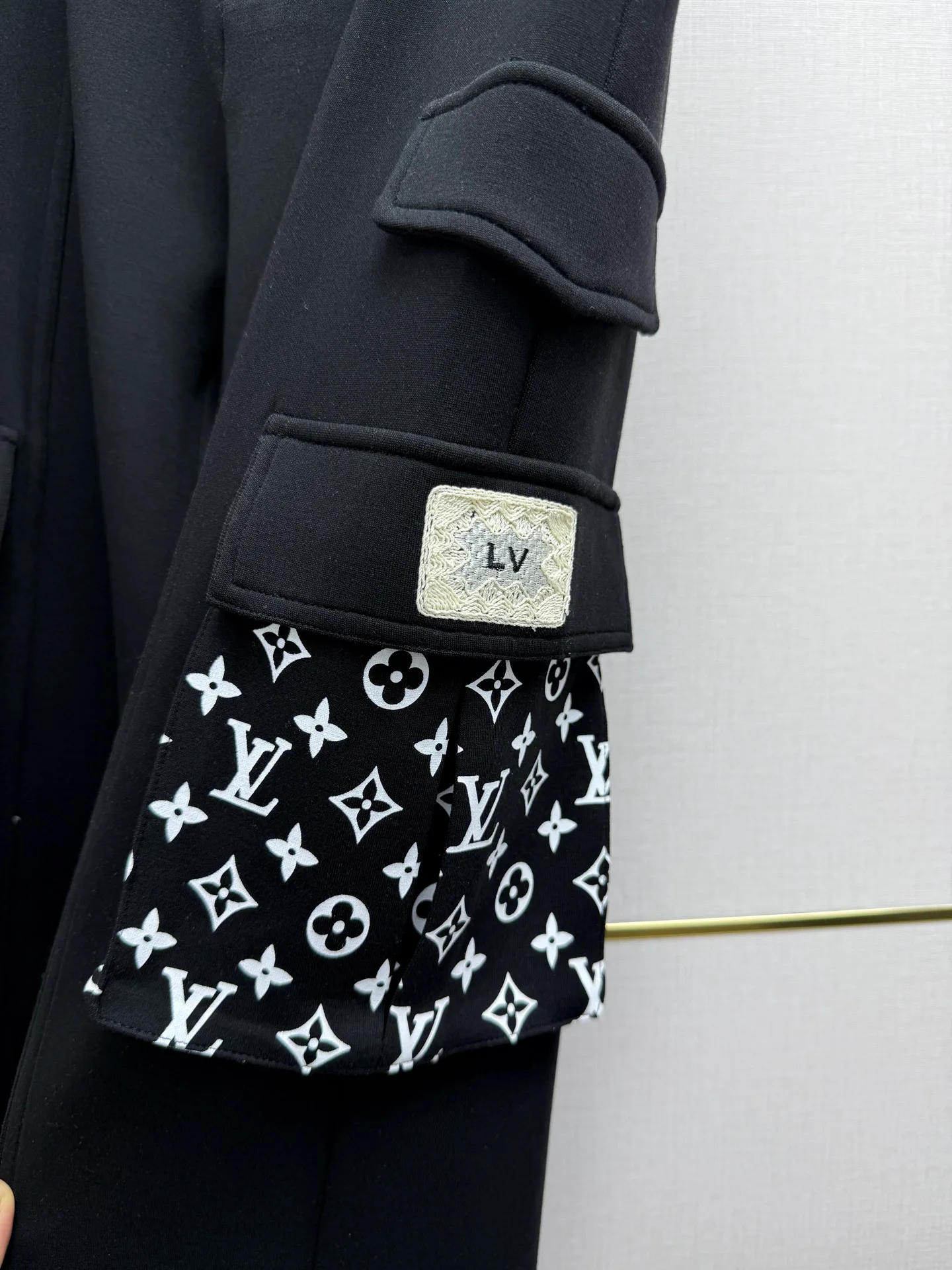 Women's Trousers LOUIS VUITTON 17829223
