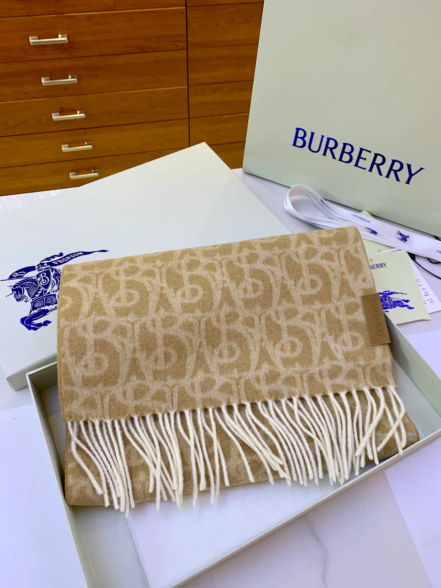 Scarves BURBERRY 18039981