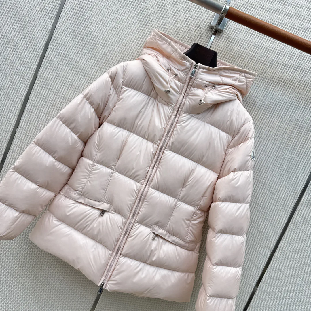 Women's Jackets And Down Jackets MONCLER 18225560