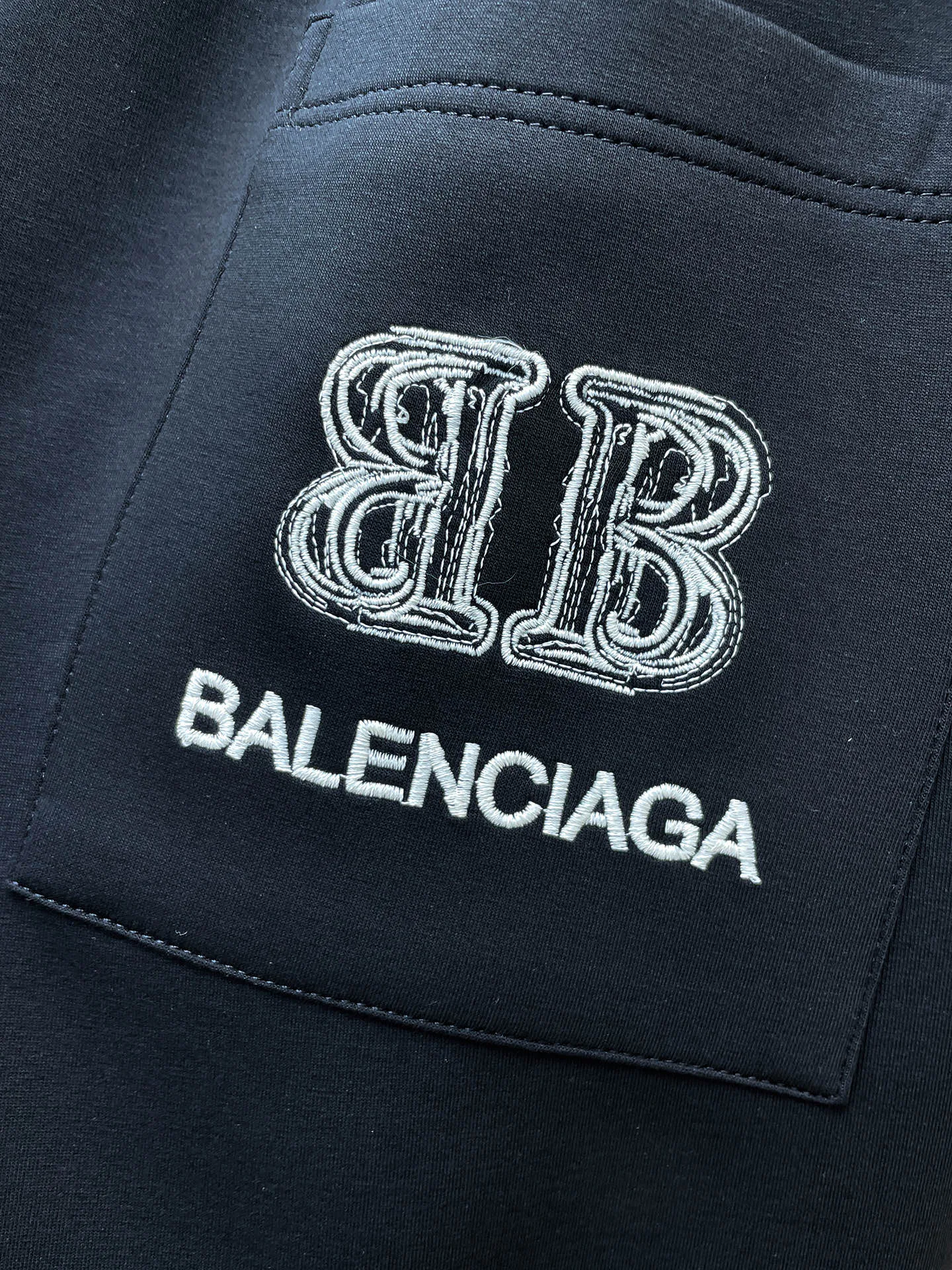 Men's Trousers BALENCIAGA 18499608