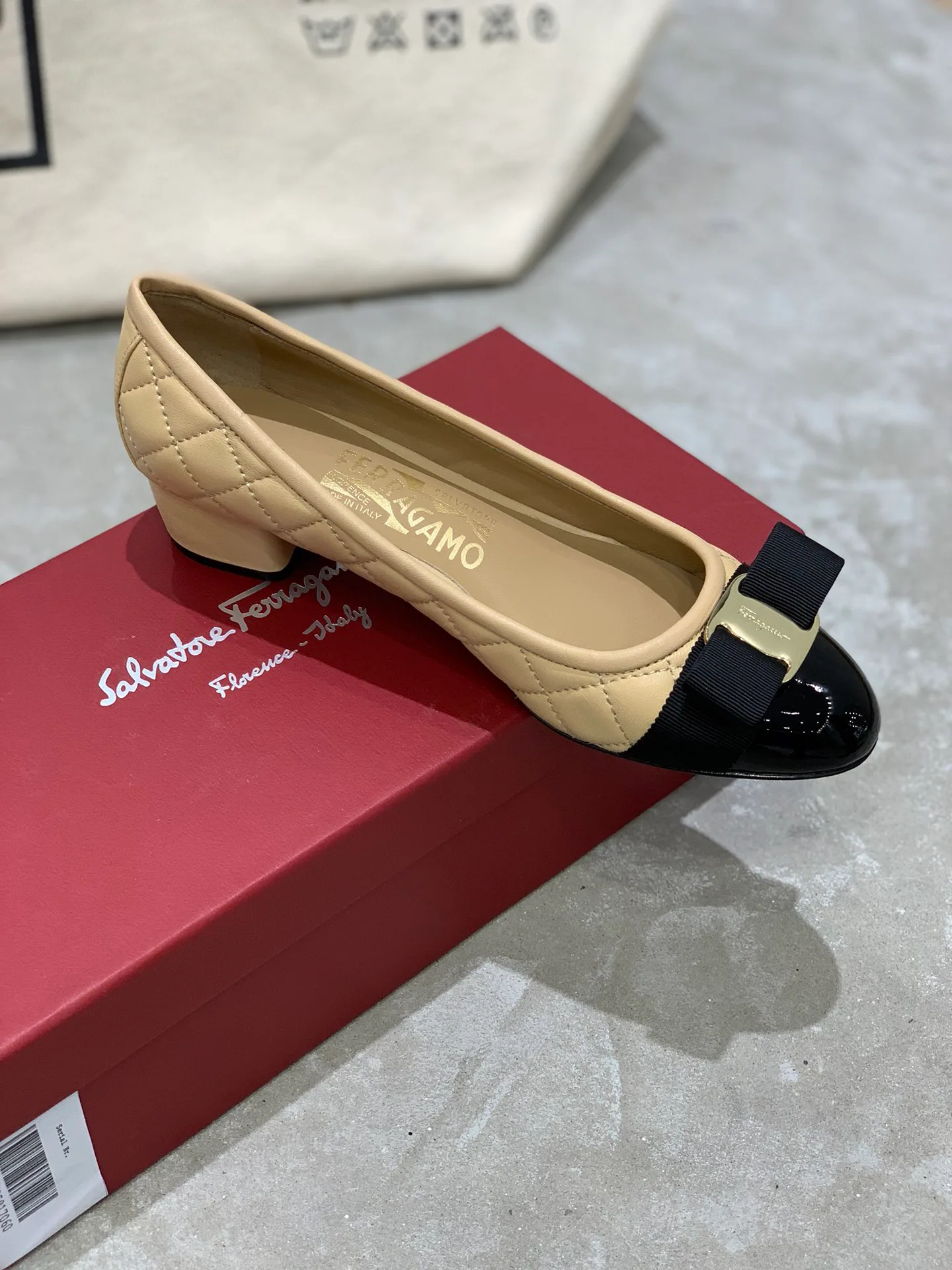 Women's Ballet Flats SALVATORE FERRAGAMO 17642549