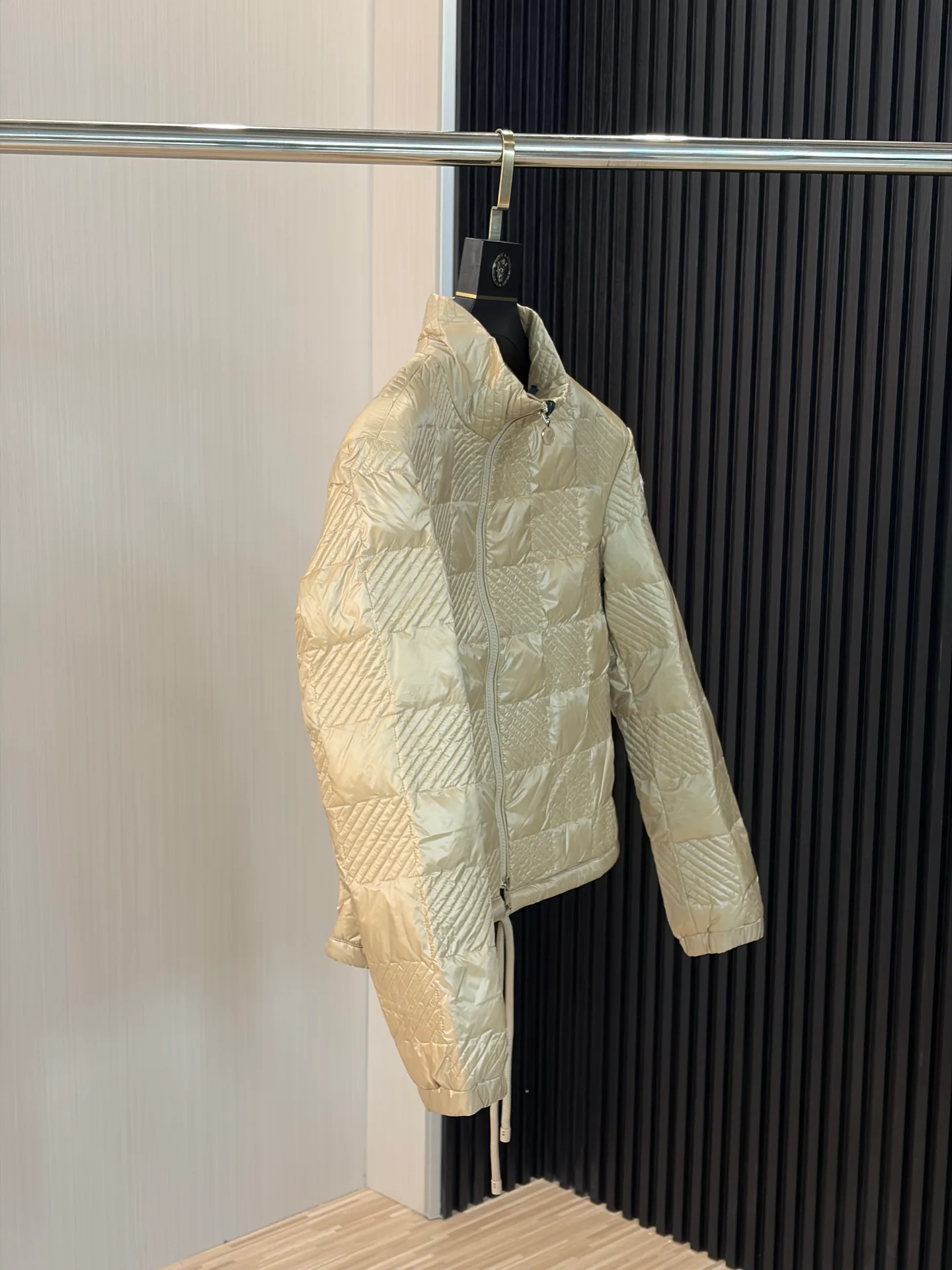 Men's Jackets And Down Jackets MONCLER 18434682