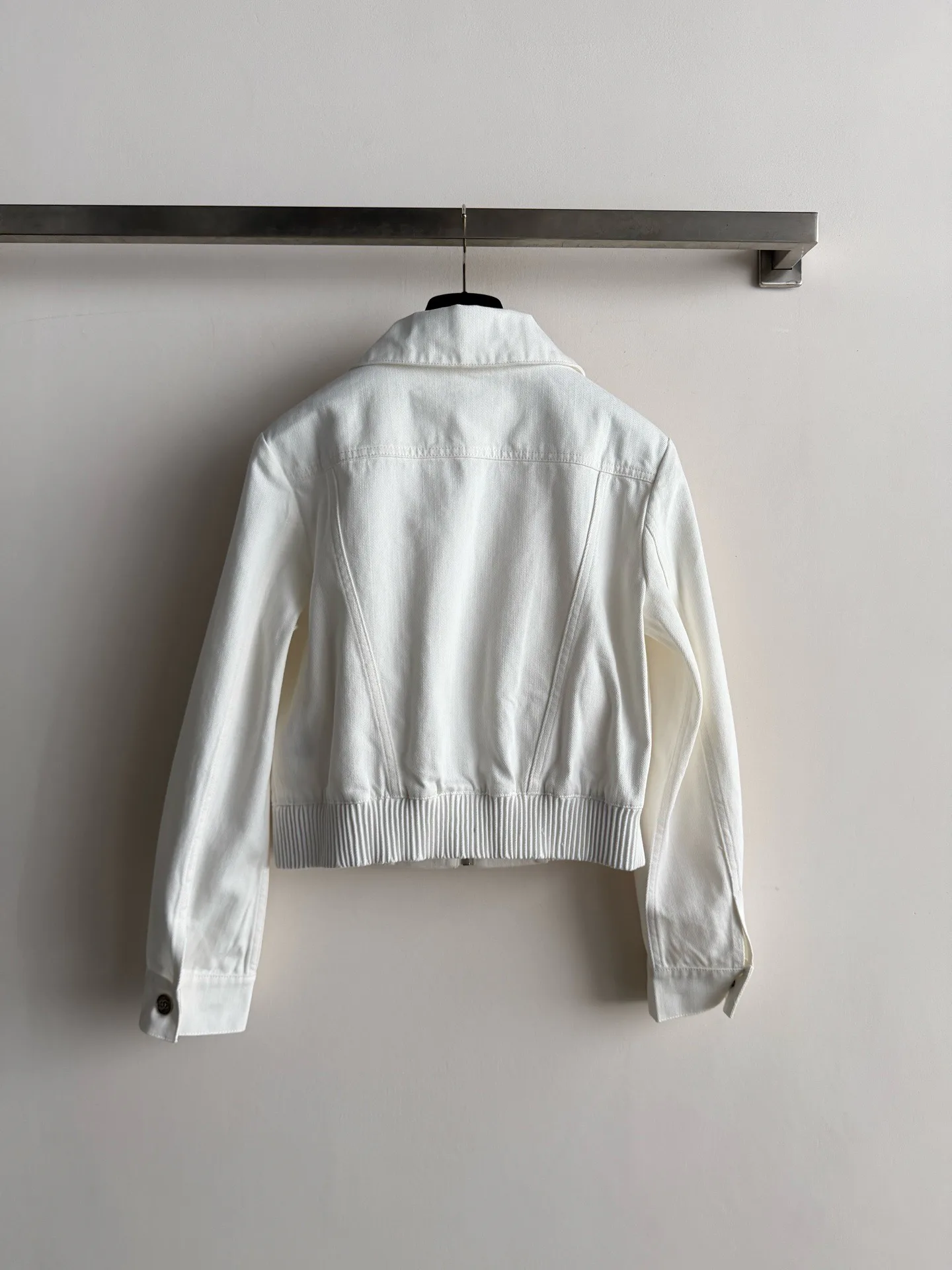 Women's Jackets And Down Jackets CHANEL 17129390