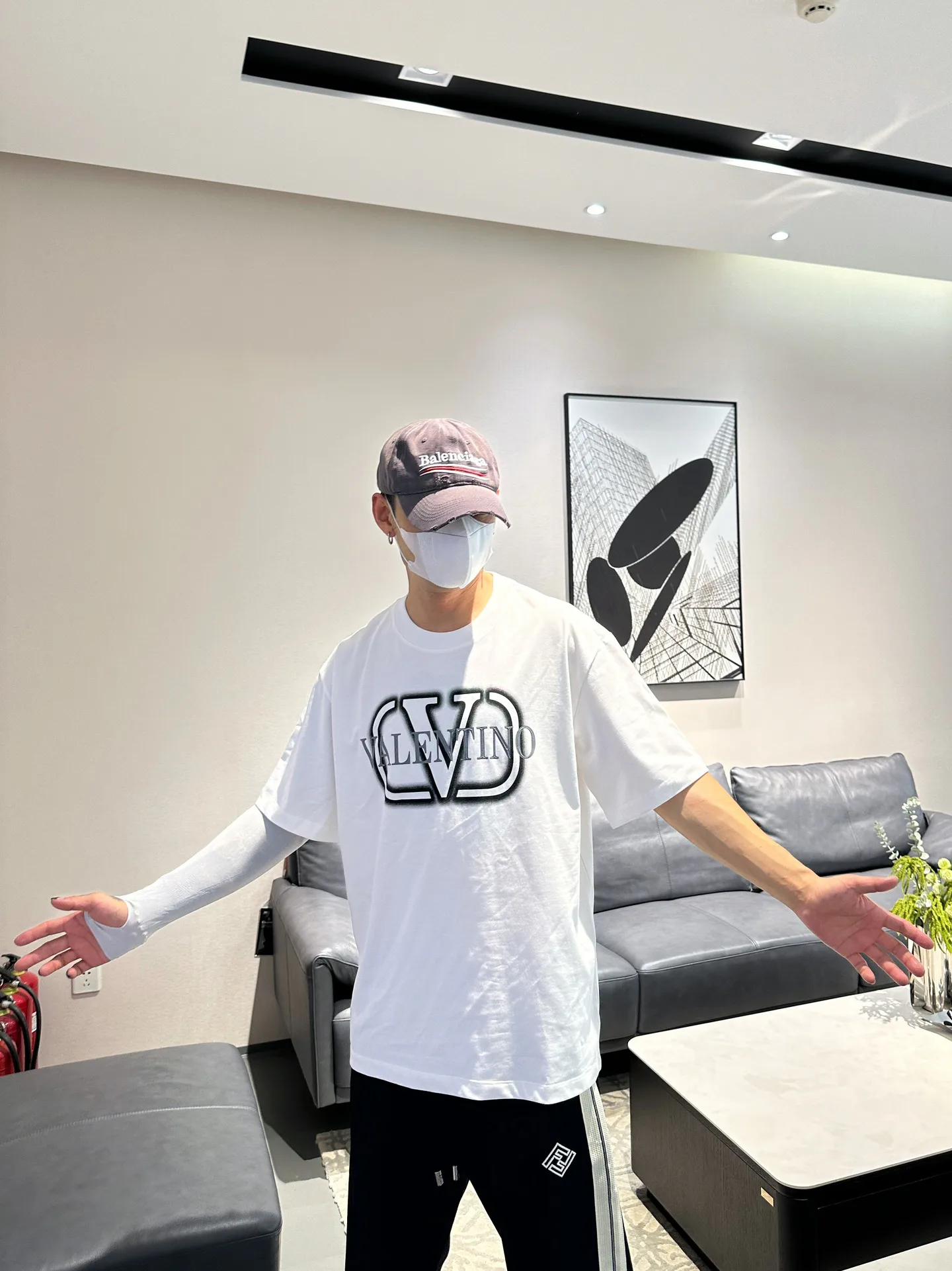 Men's T-Shirts VALENTINO 17037377