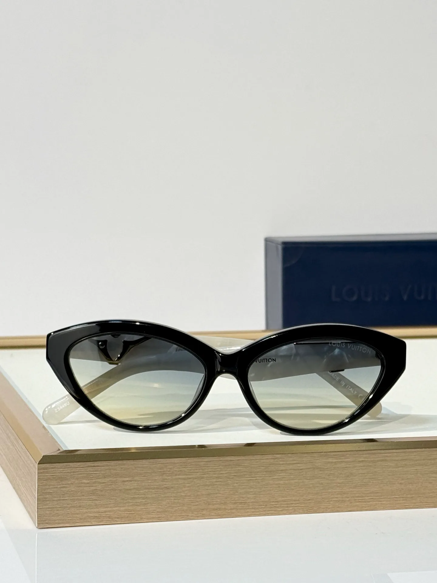 Glasses LOUIS VUITTON 17895081