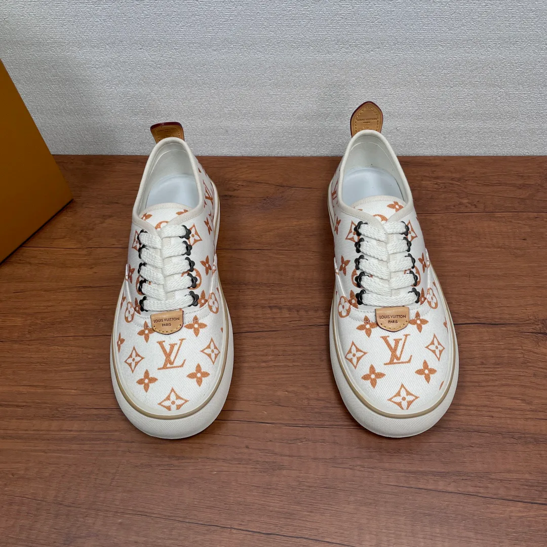 Кроссовки Мужские Louis Vuitton 18626471