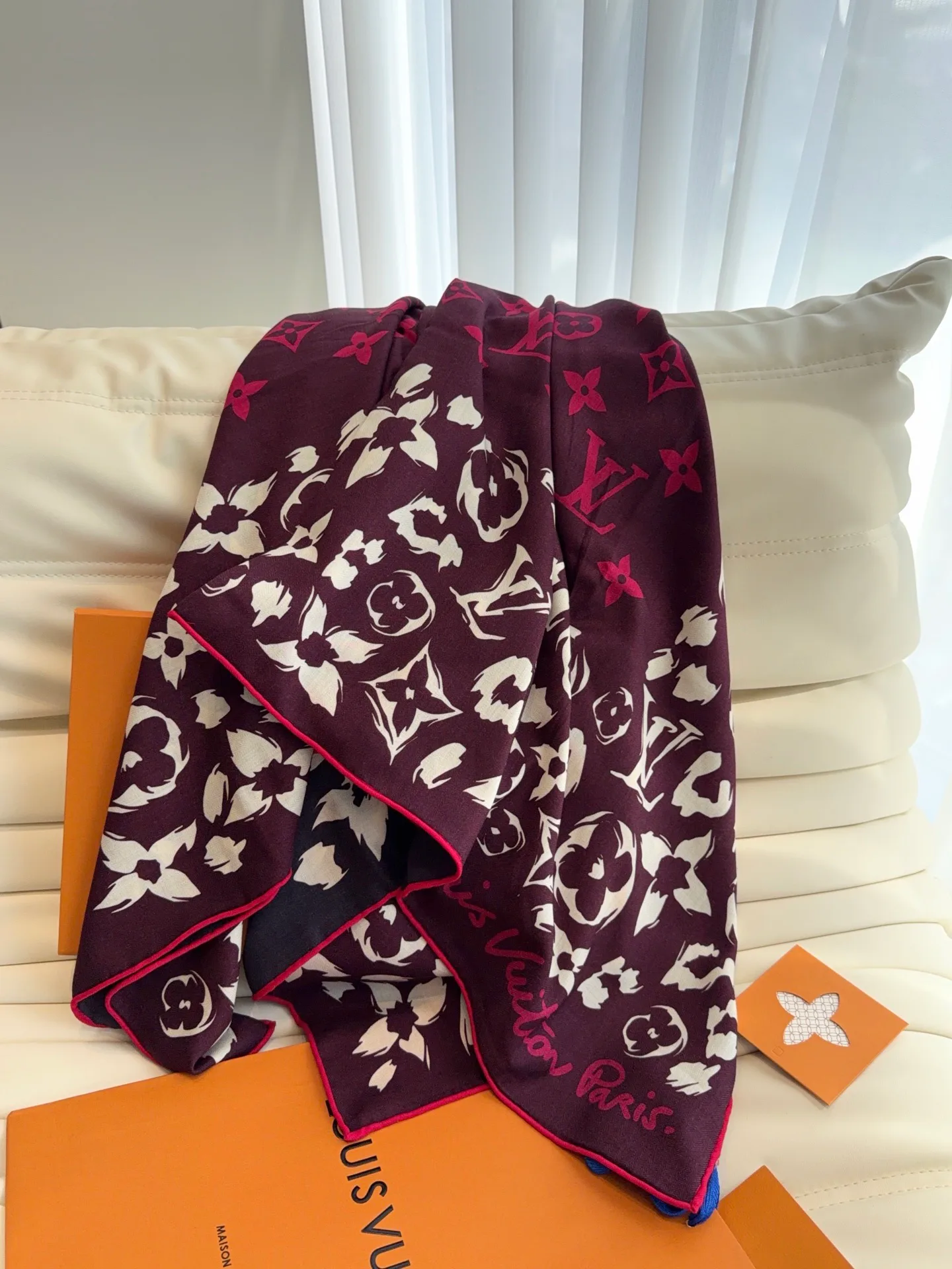 Silk Scarves LOUIS VUITTON 18322290
