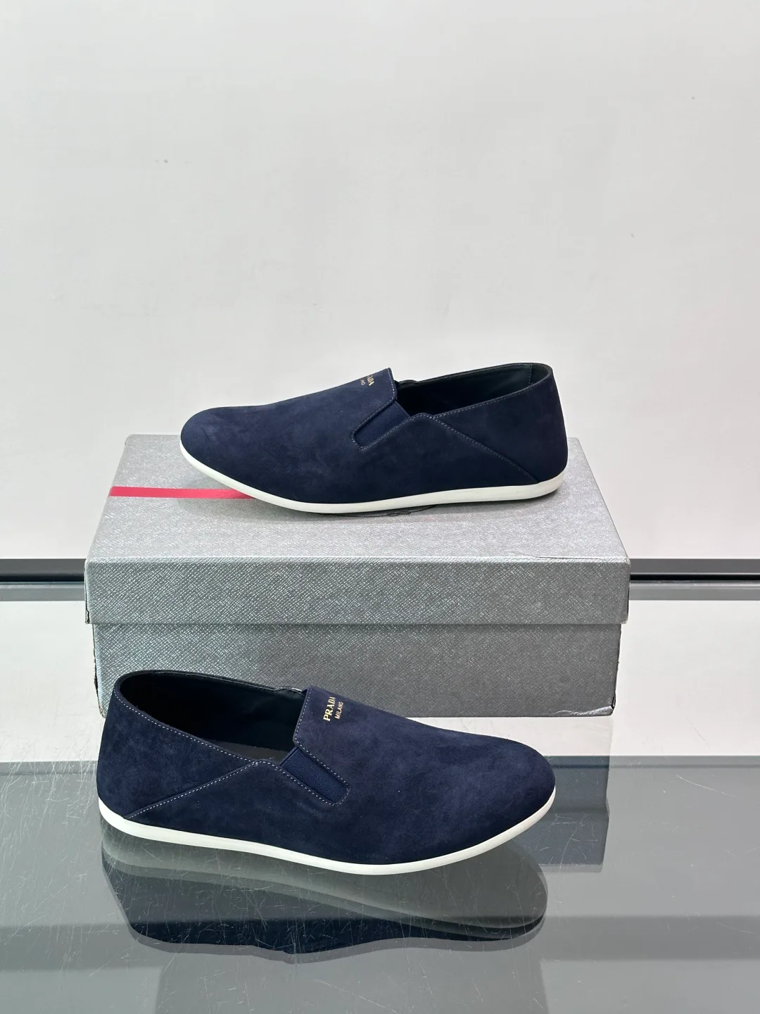 Men's Loafers And Dress Shoes PRADA 18079426