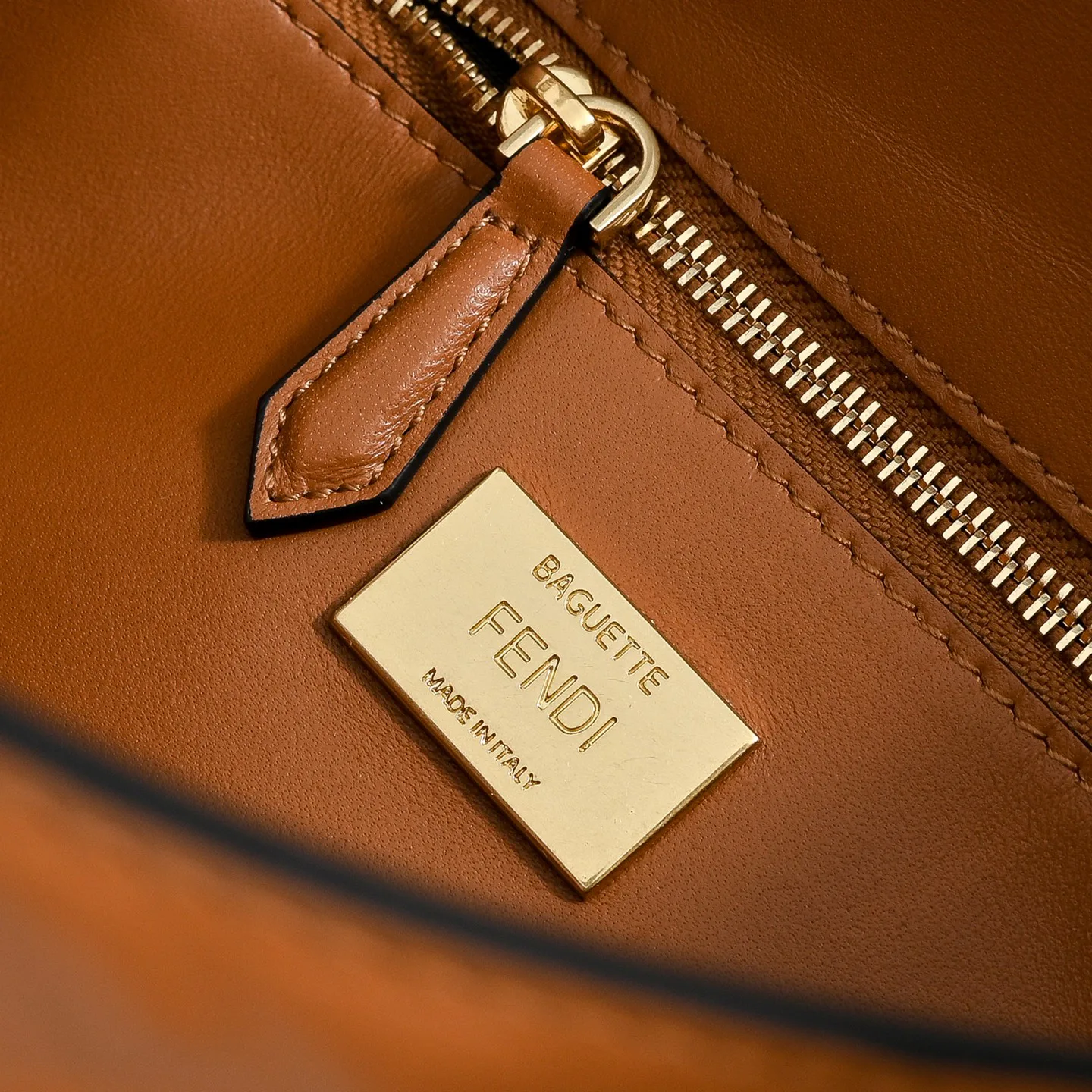 Классические Сумки Женские Fendi 18676182