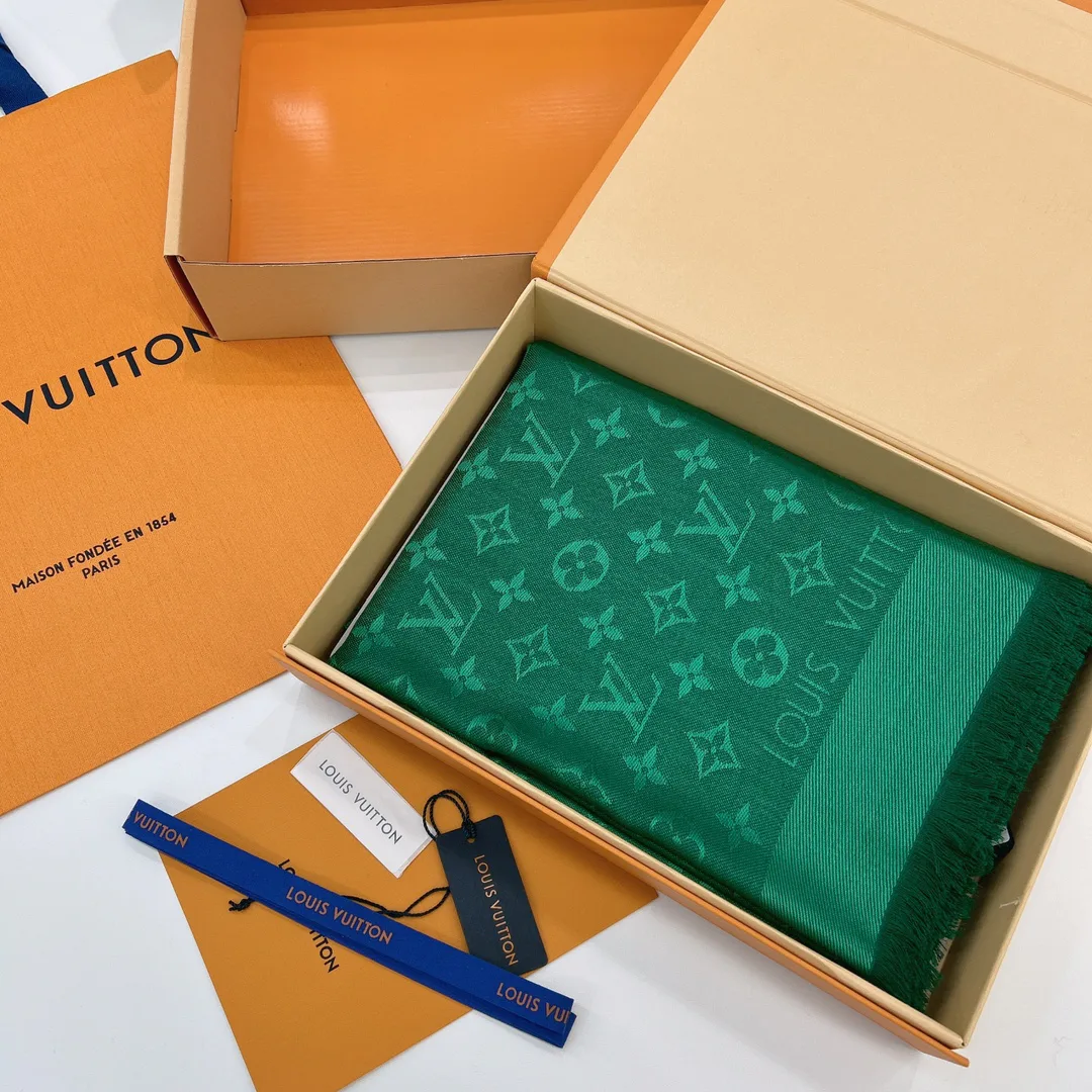 Scarves LOUIS VUITTON 18267597