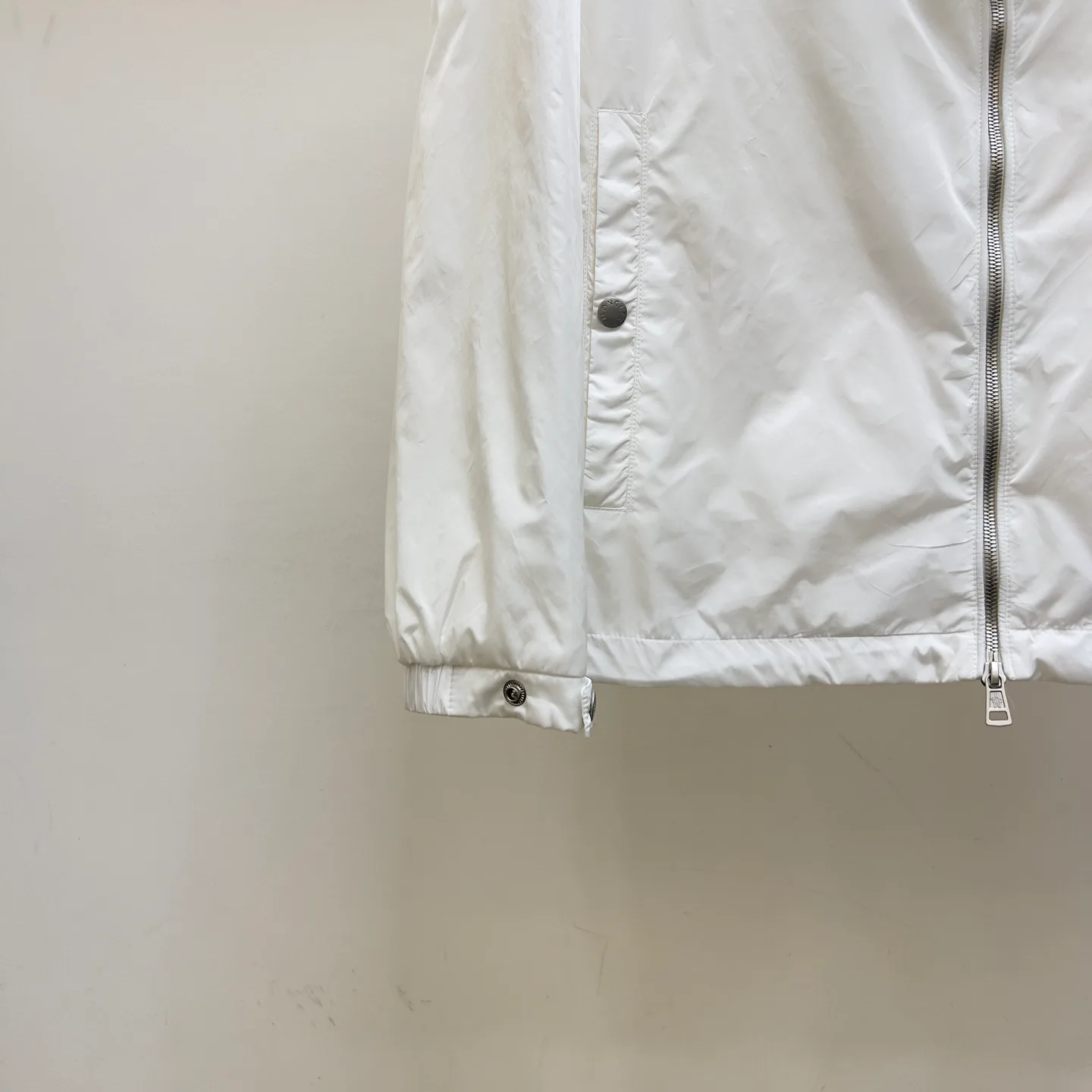 Women's Jackets And Down Jackets MONCLER 17340714
