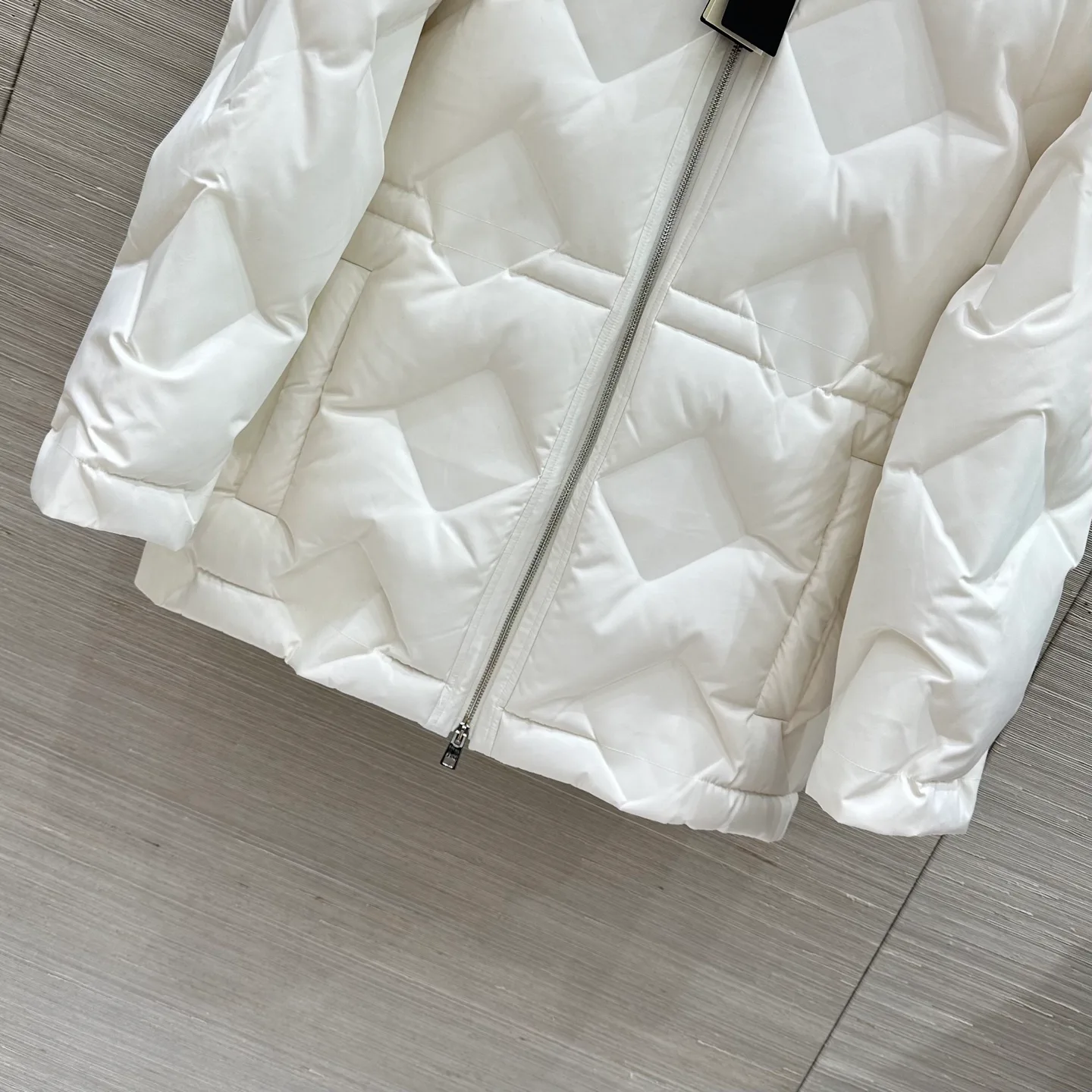 Women's Jackets And Down Jackets FENDI 18250116