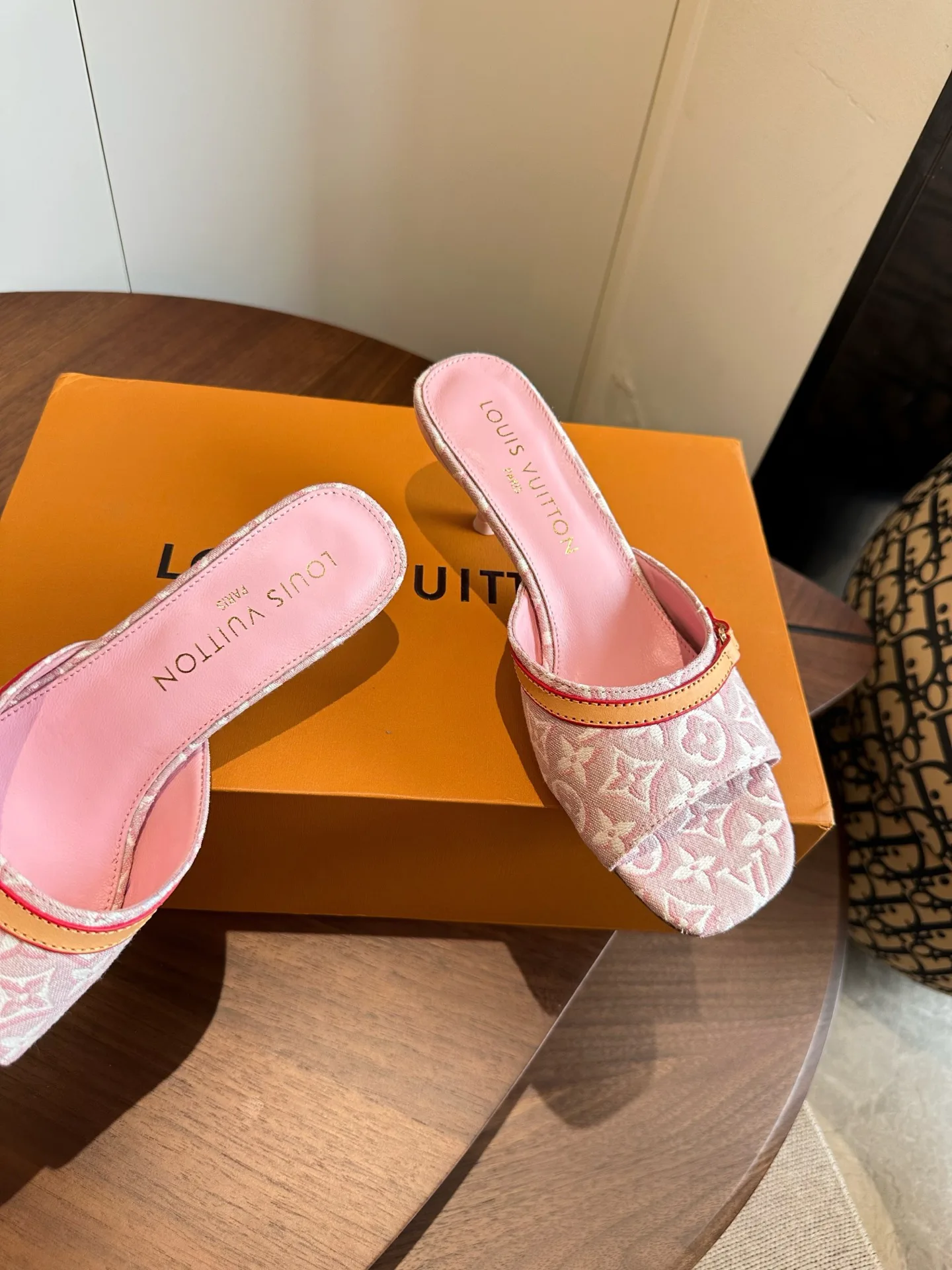 Women's Mules And Clogs LOUIS VUITTON 17580804
