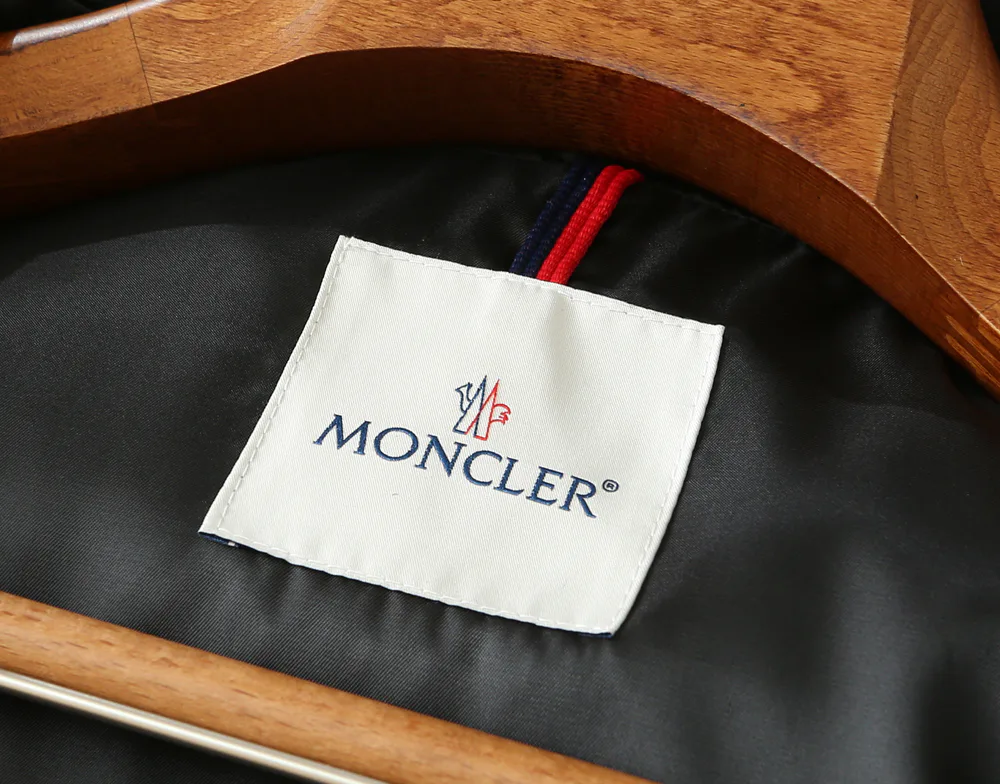 Men's Jackets And Down Jackets MONCLER 18157262