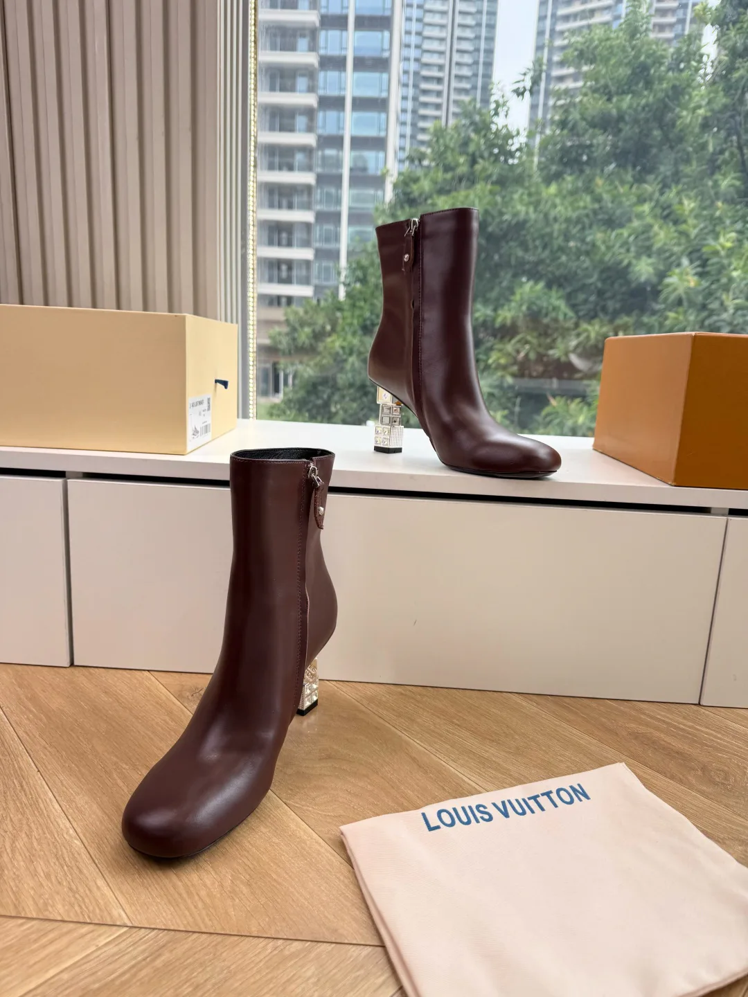 Women's Booties LOUIS VUITTON 17940261