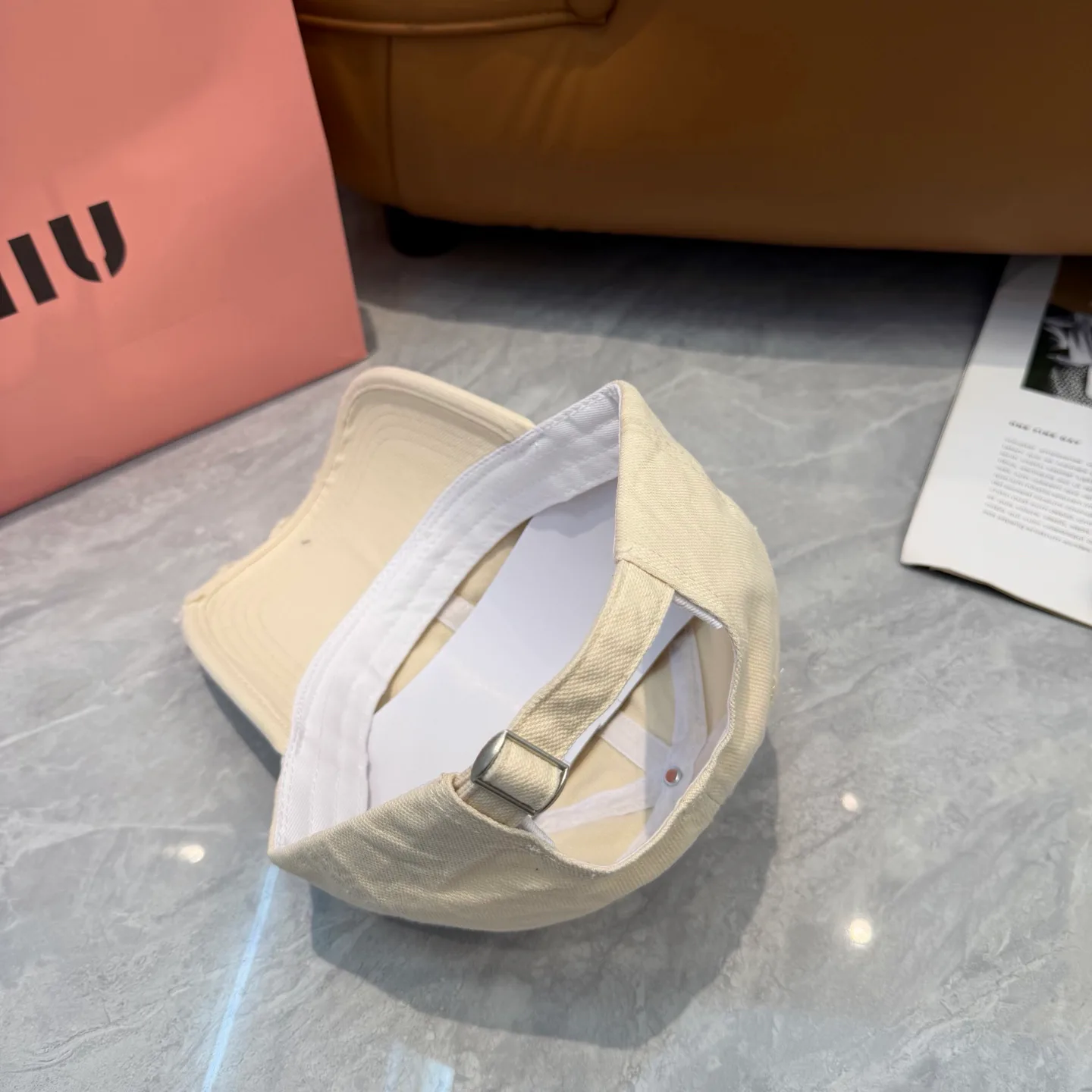 Hats MIU MIU 16853103