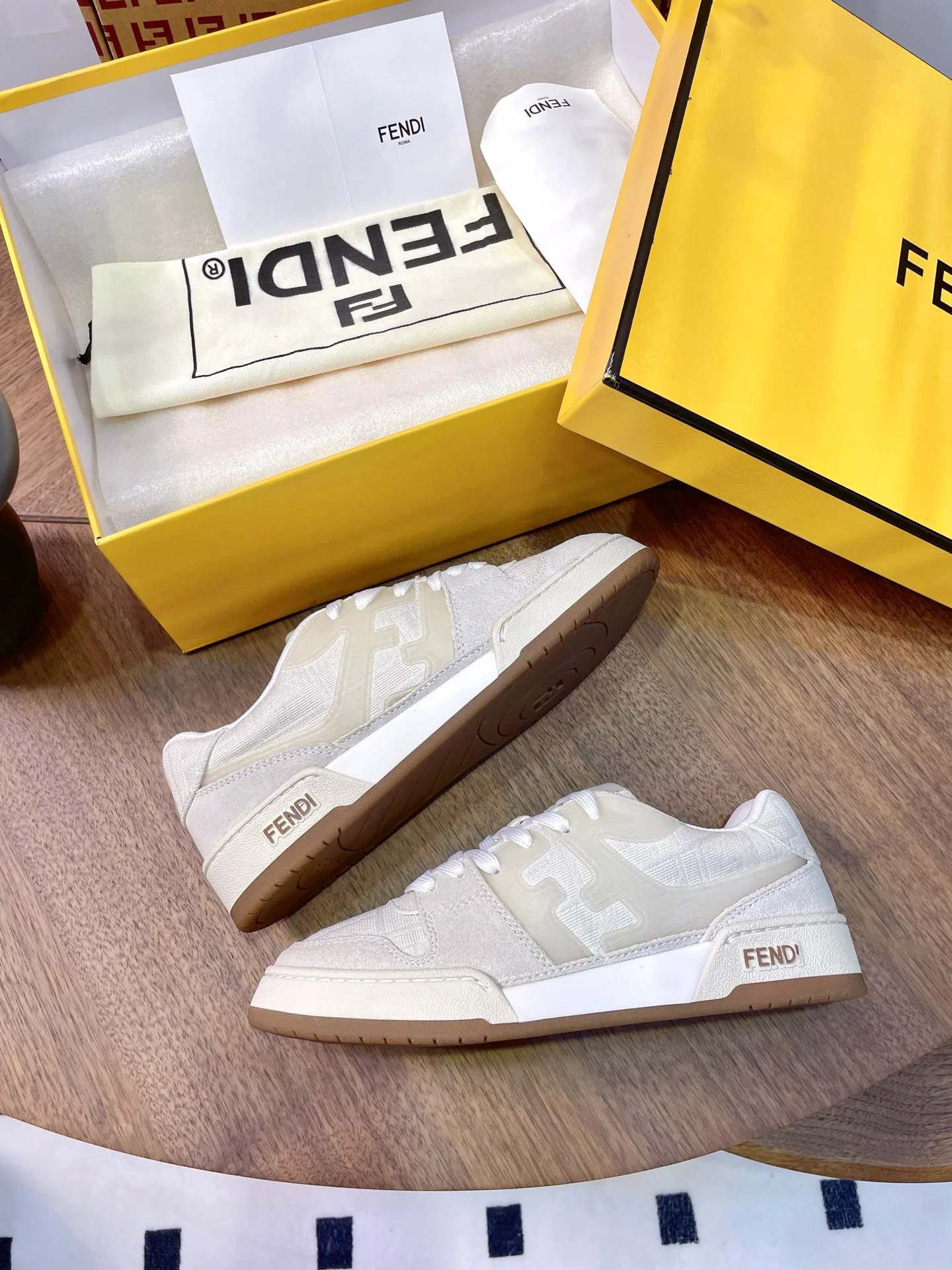 Women's Sneakers FENDI 17957348