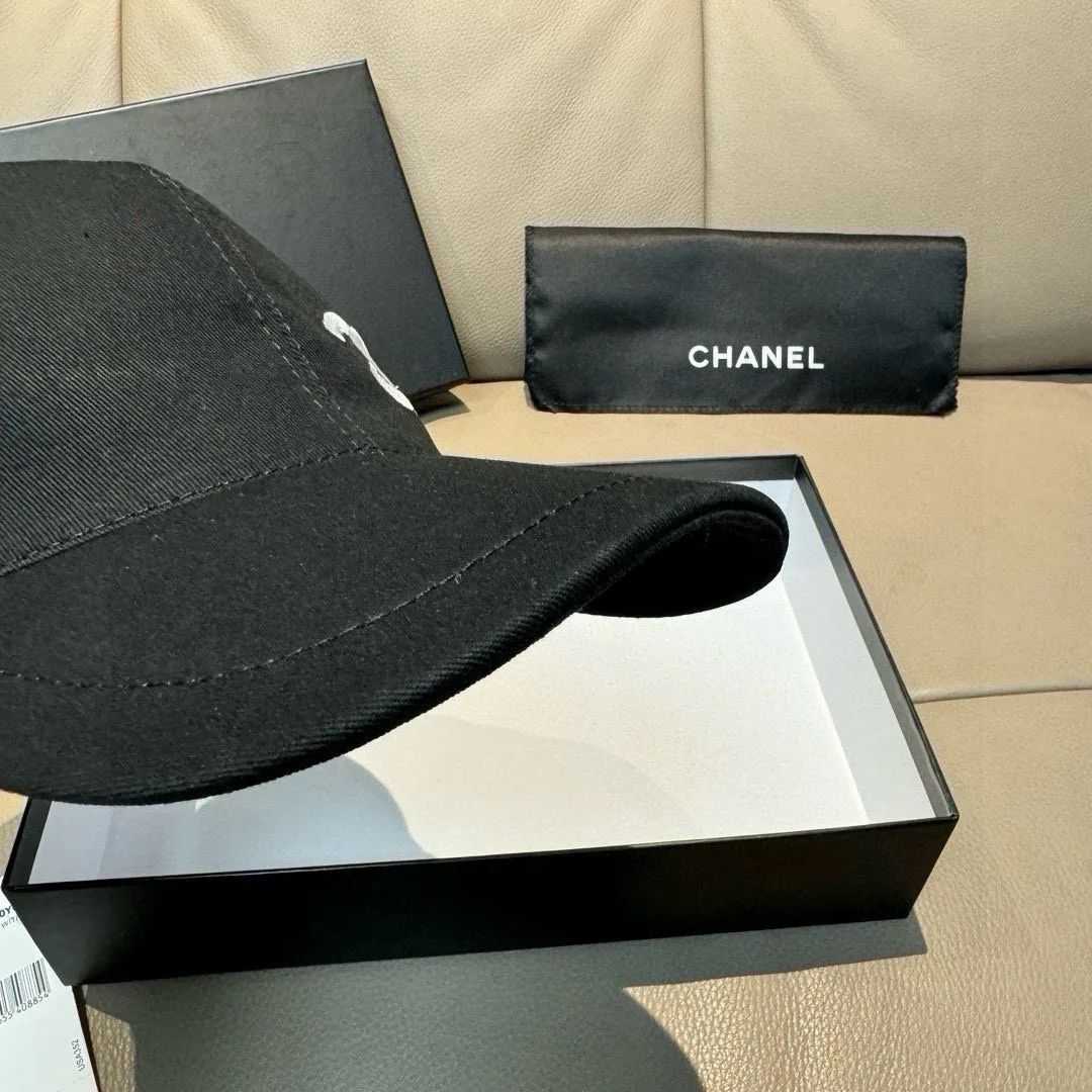Hats CHANEL 17604829