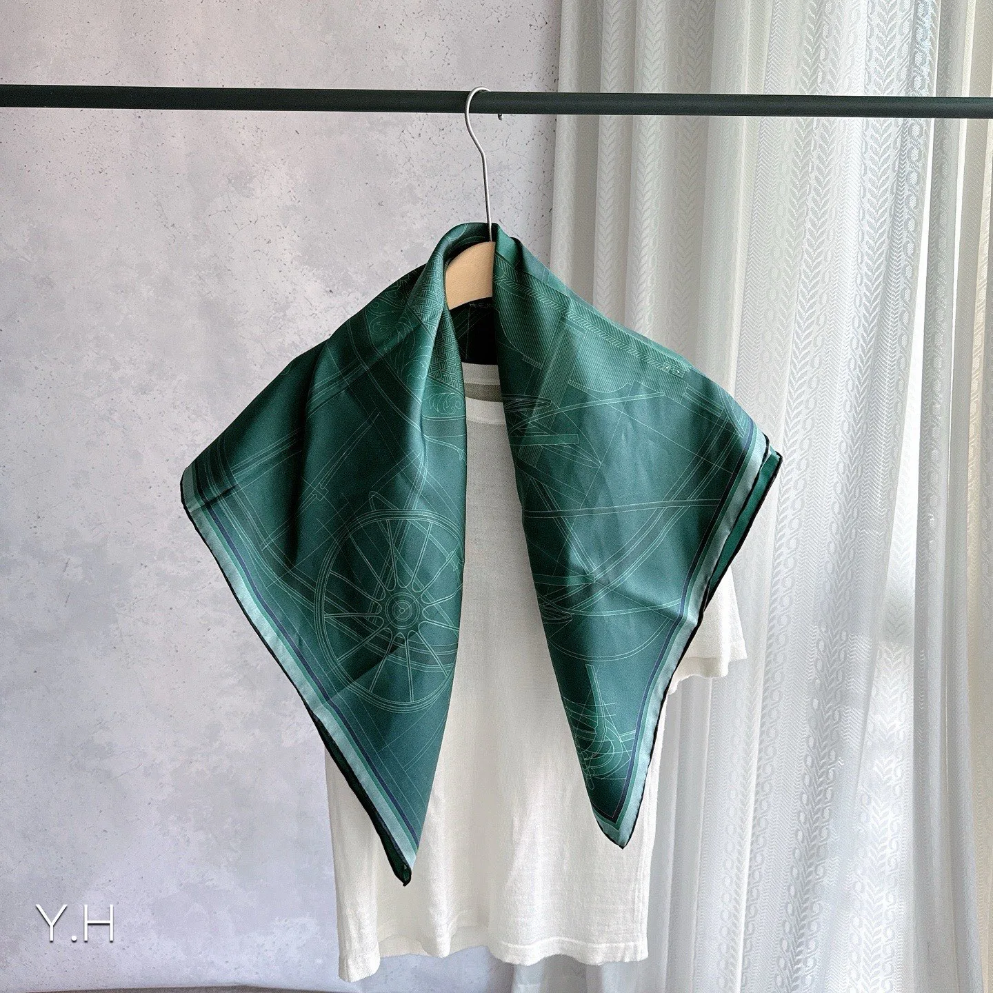 Silk Scarves HERMES 18093590