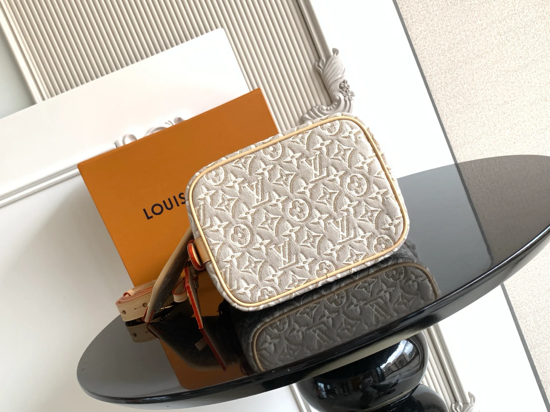 Women's Classic Handbags LOUIS VUITTON 17427864