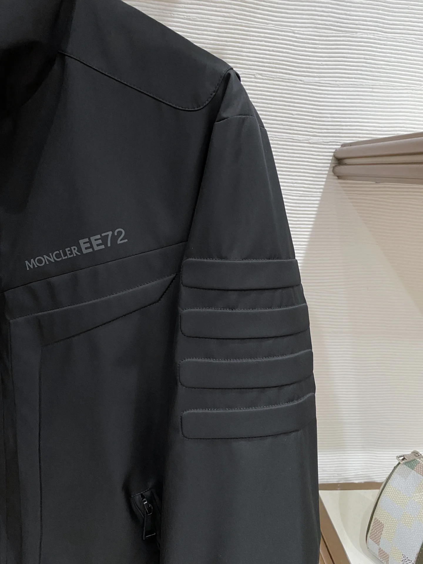 Men's Jackets And Down Jackets MONCLER 18510163