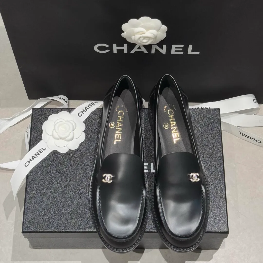 Women's Loafers And Moccasins CHANEL 18450786