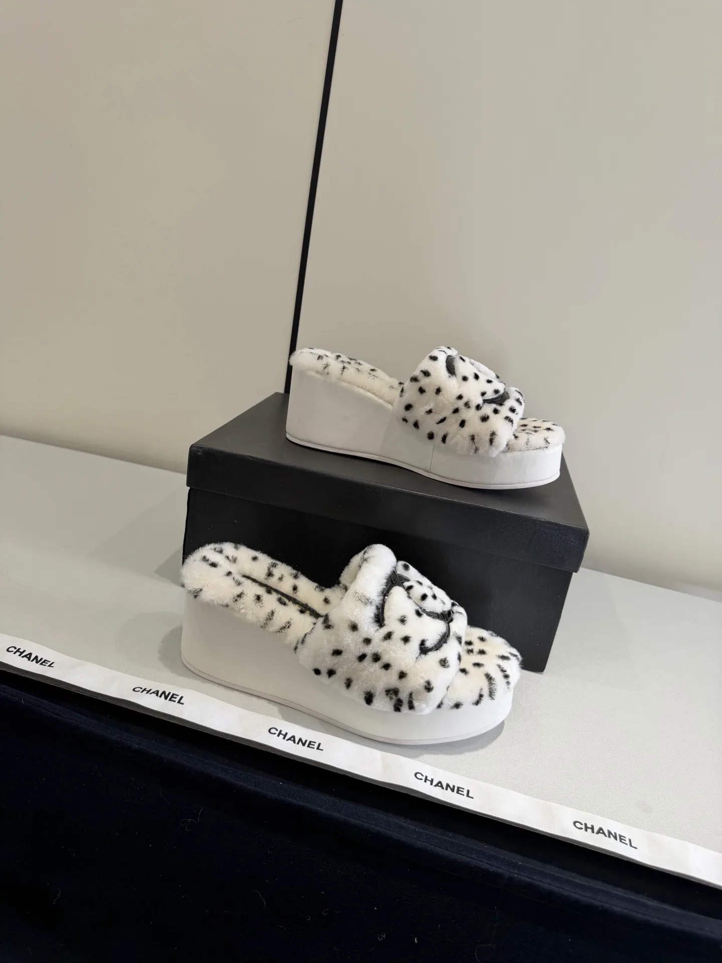 Women's Slippers CHANEL 18268444