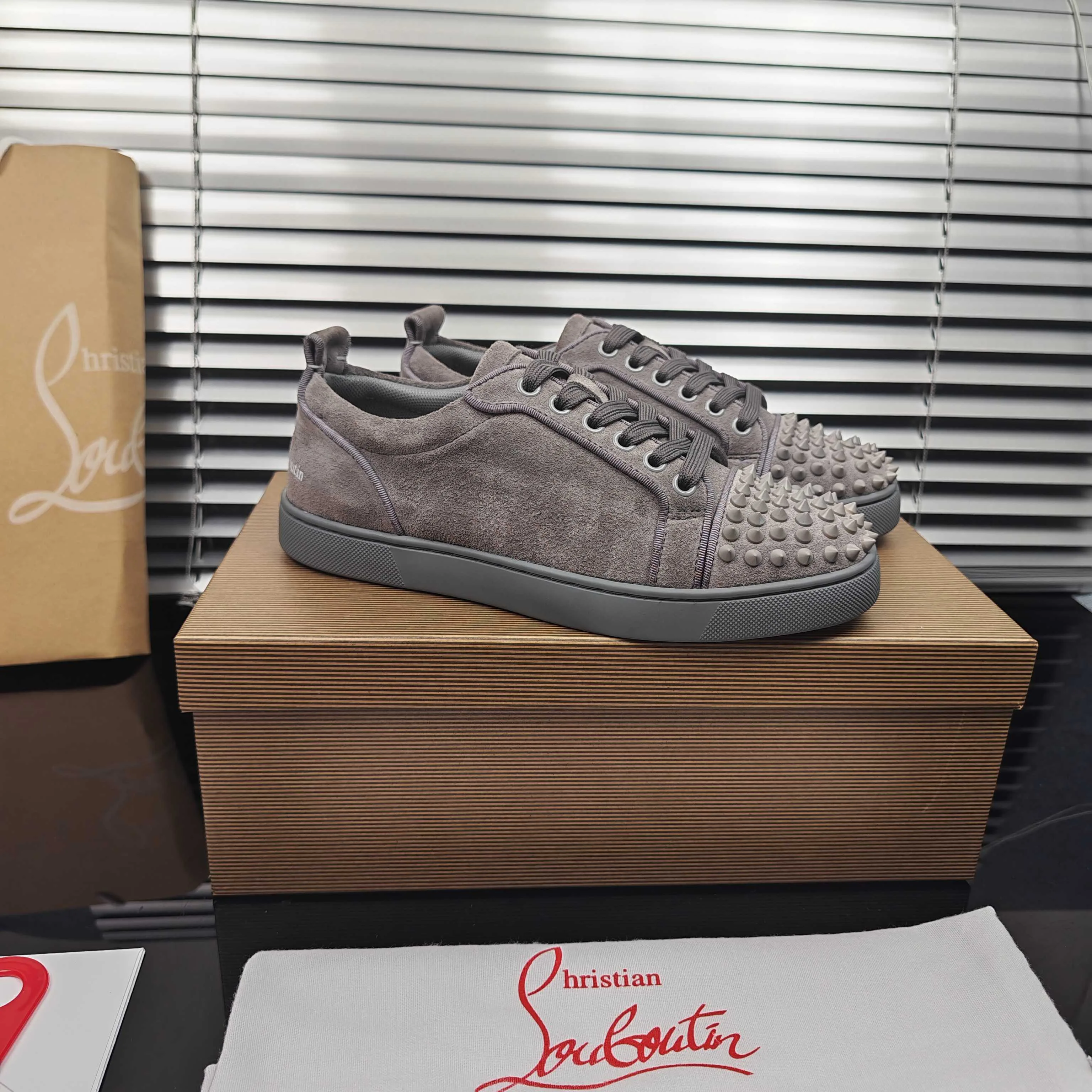 Women's Sneakers CHRISTIAN LOUBOUTIN 18039696