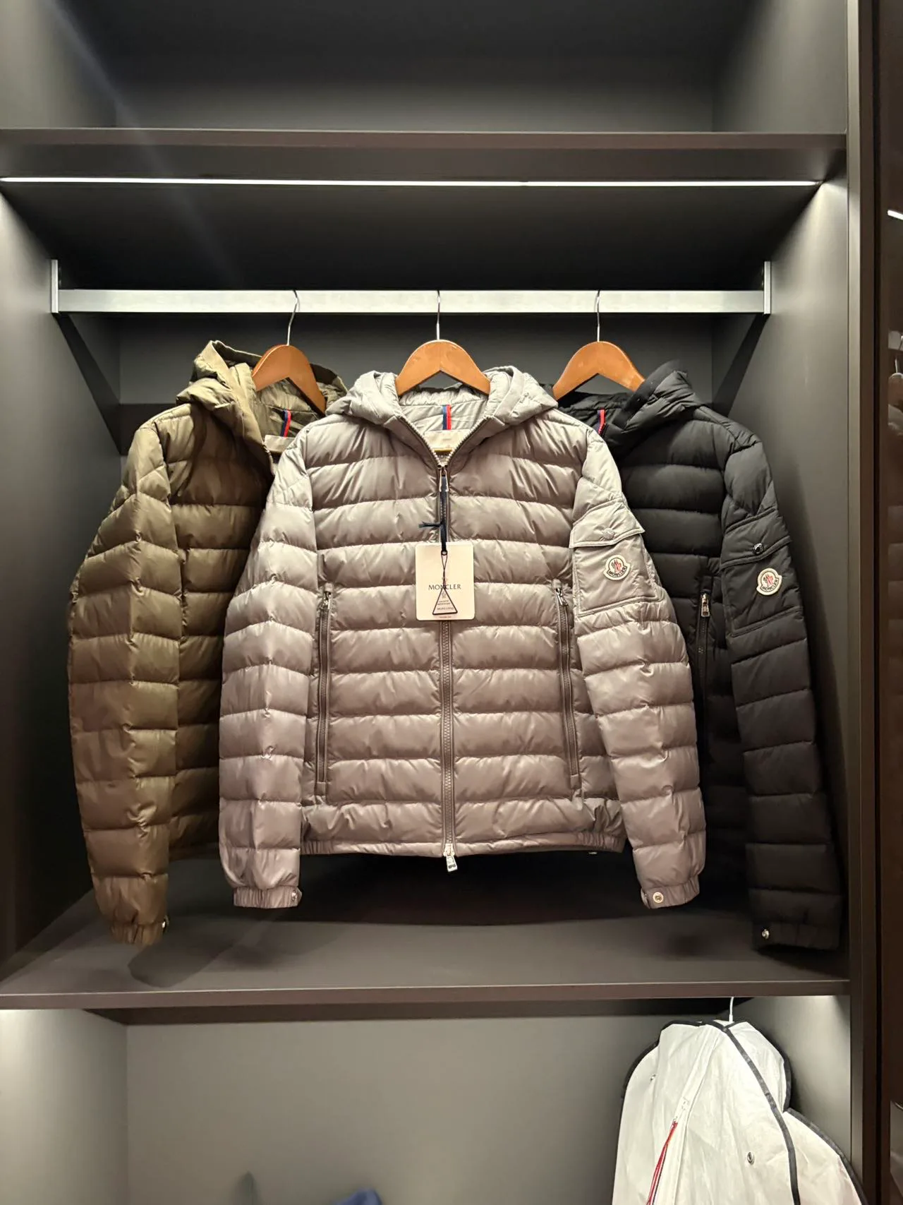 Men's Jackets And Down Jackets MONCLER 18231542