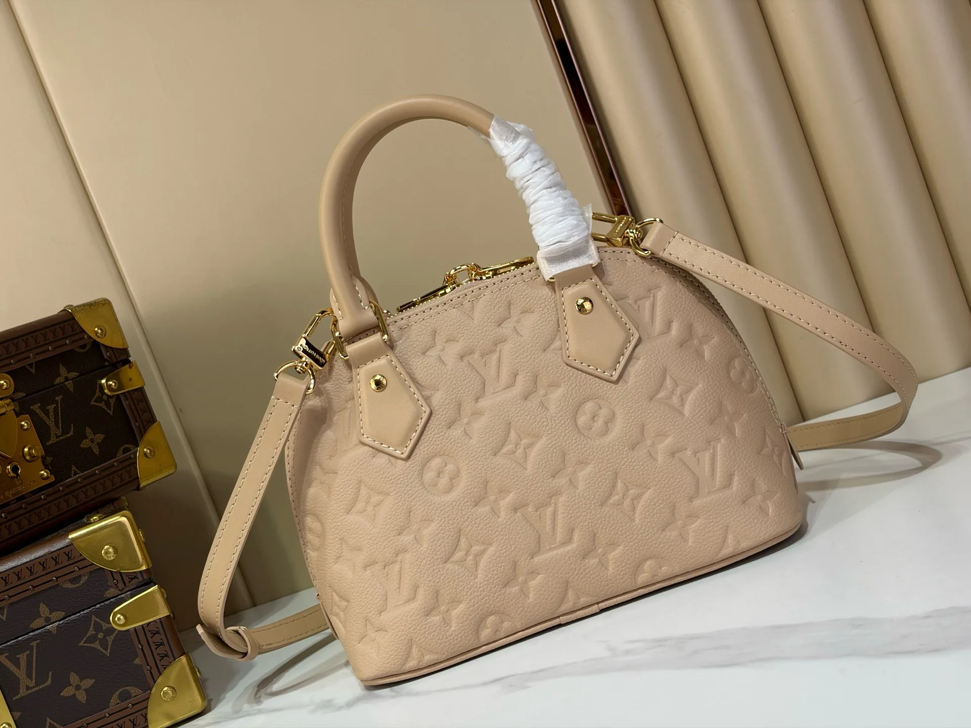 Women's Classic Handbags LOUIS VUITTON 18240306