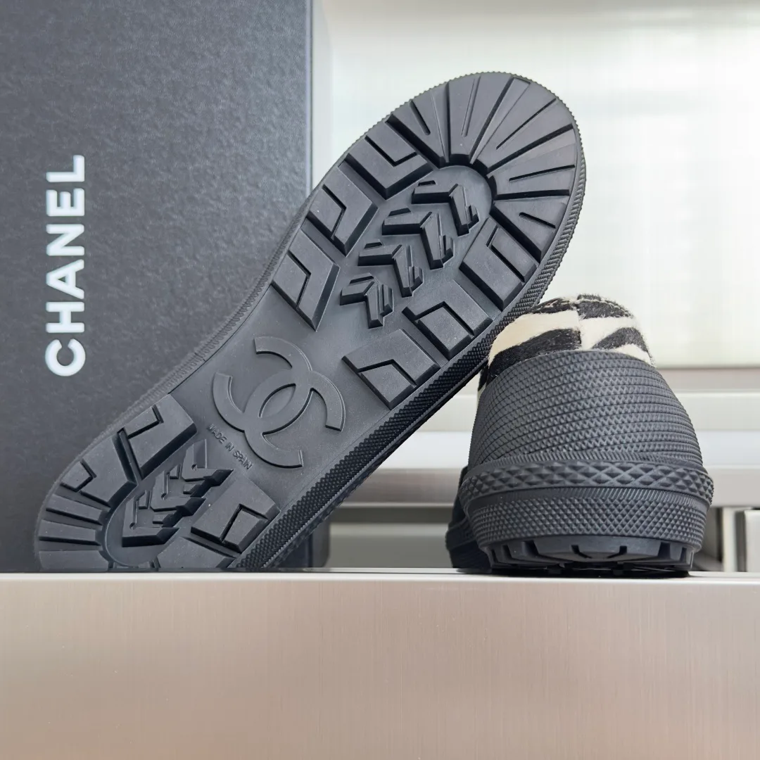 Women's Sneakers CHANEL 18092992