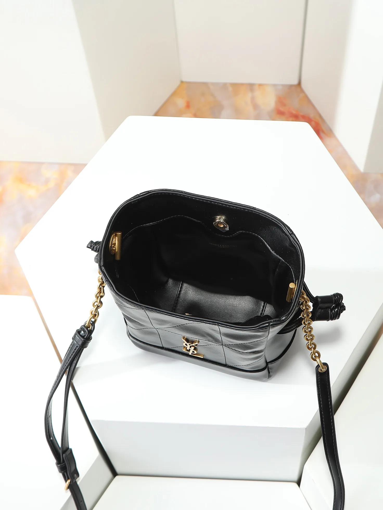 Women's Classic Handbags SAINT LAURENT 18005137