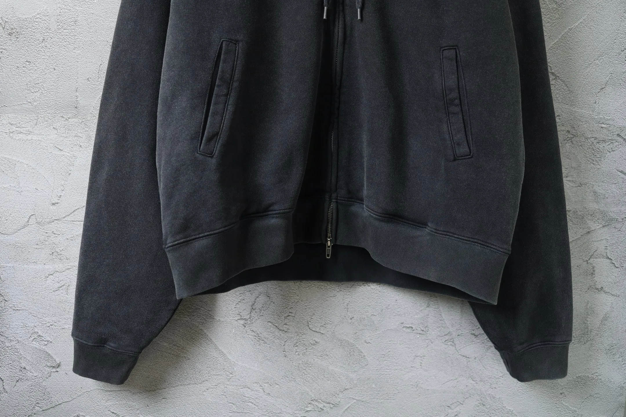 Men's Sweatshirts And Hoodies BALENCIAGA 18303112