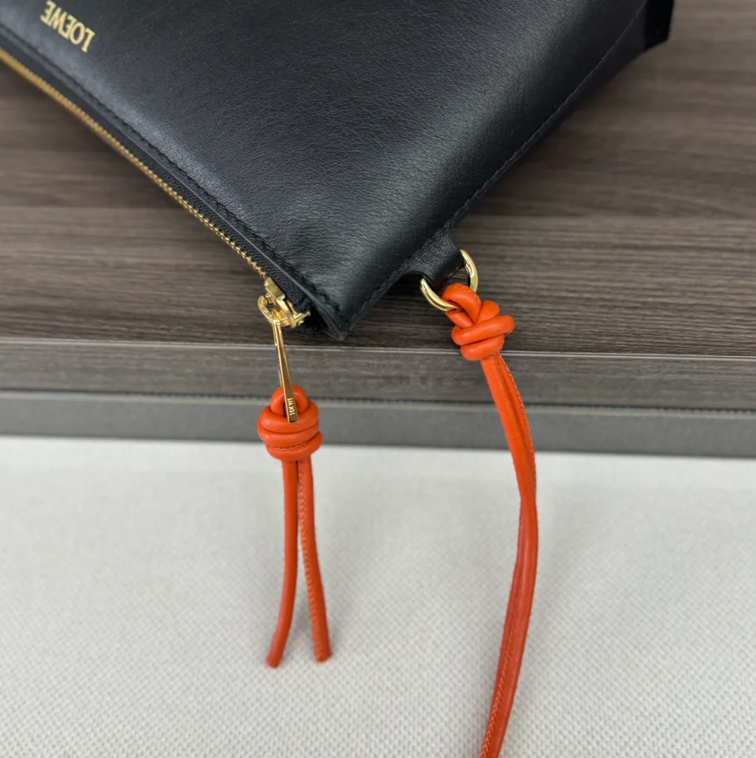 Women's Clutches LOEWE 18116459