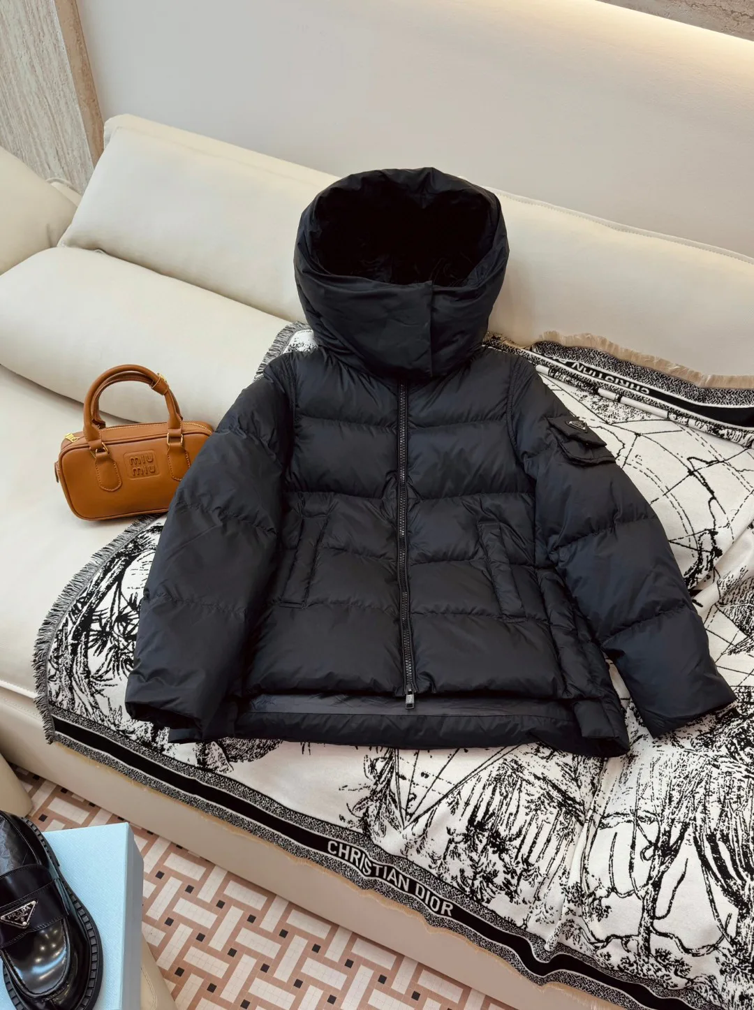 Women's Jackets And Down Jackets PRADA 17910125