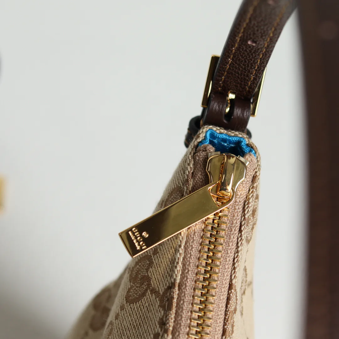 Women's Shoulder Bags GUCCI 17947870
