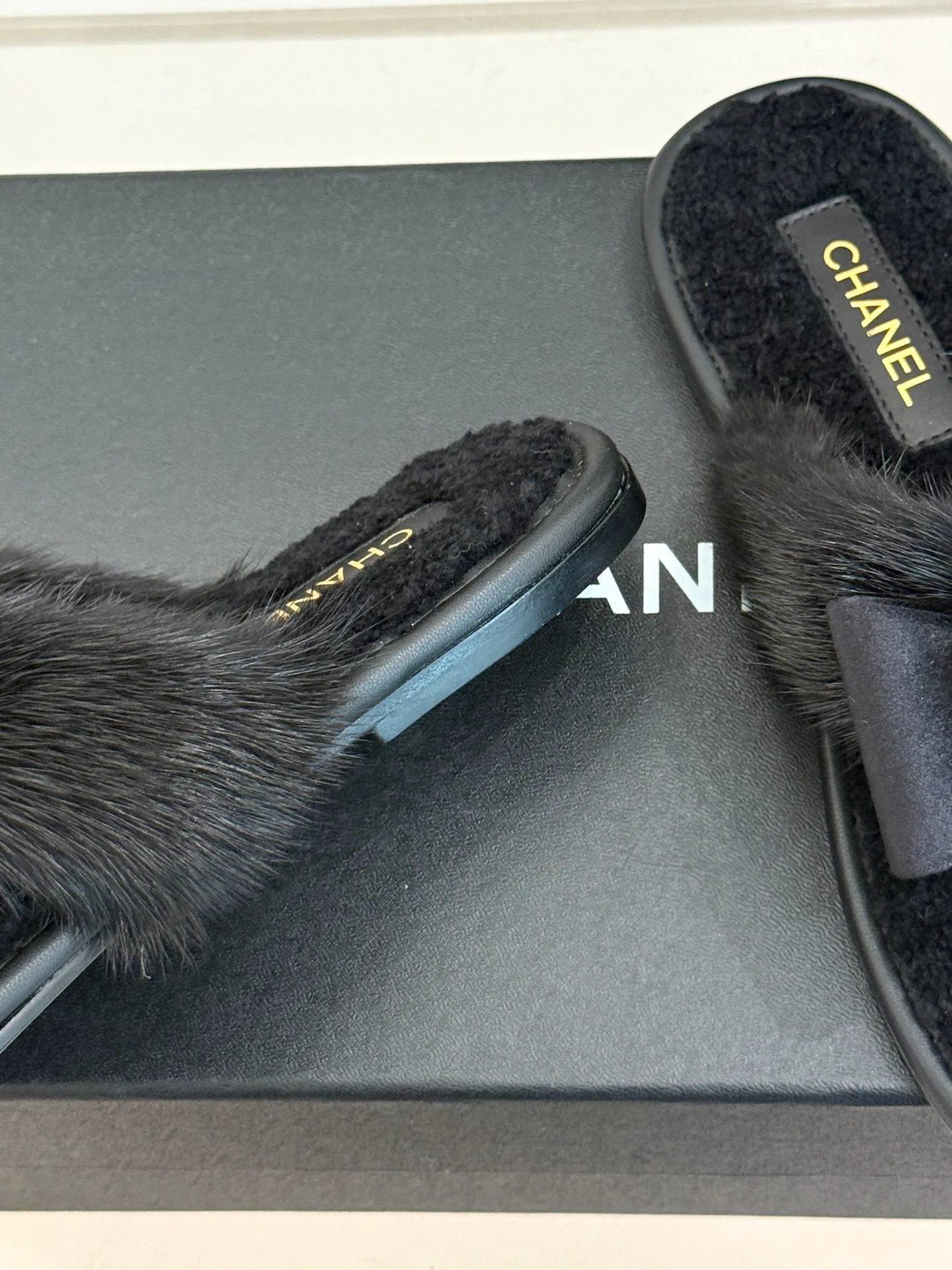 Women's Flip-Flops CHANEL 17827552