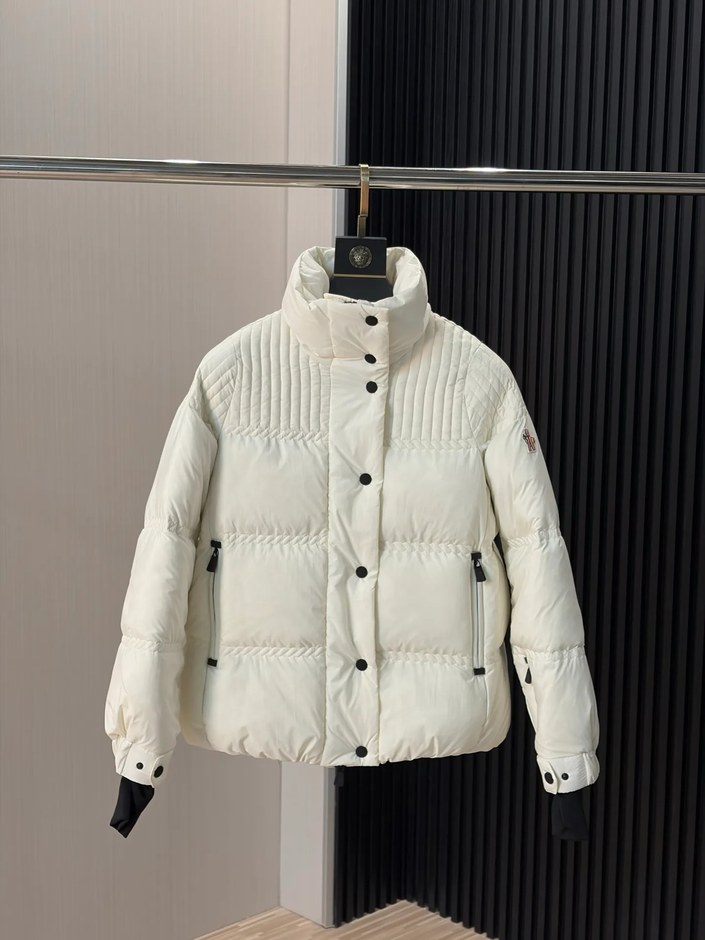 Куртки И Пуховики Мужские Moncler 18634500