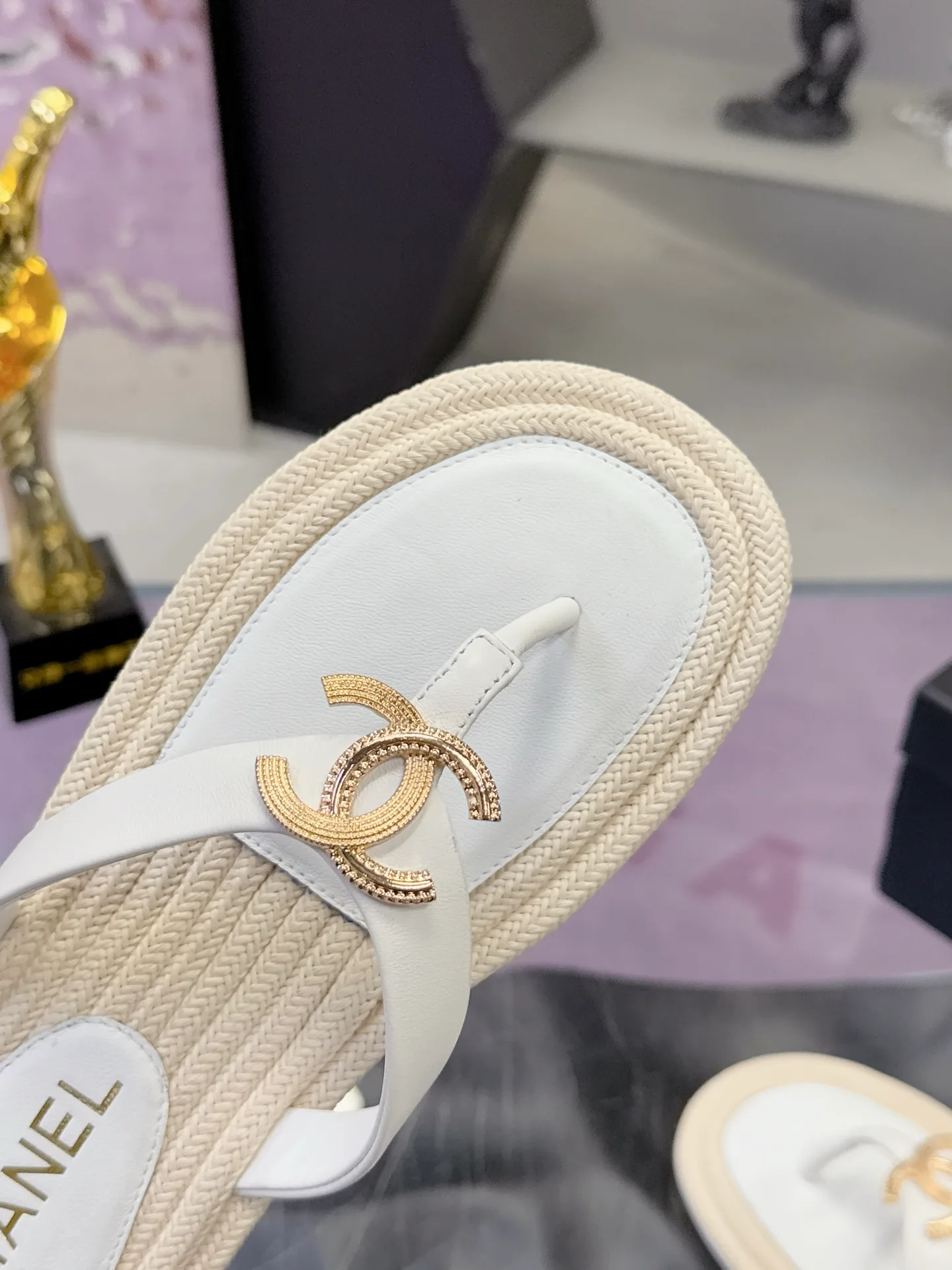 Women's Flip-Flops CHANEL 16978436
