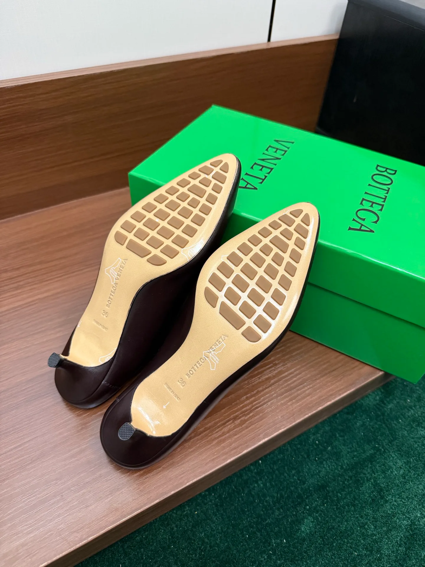 Women's Mules And Clogs BOTTEGA VENETA 17816996